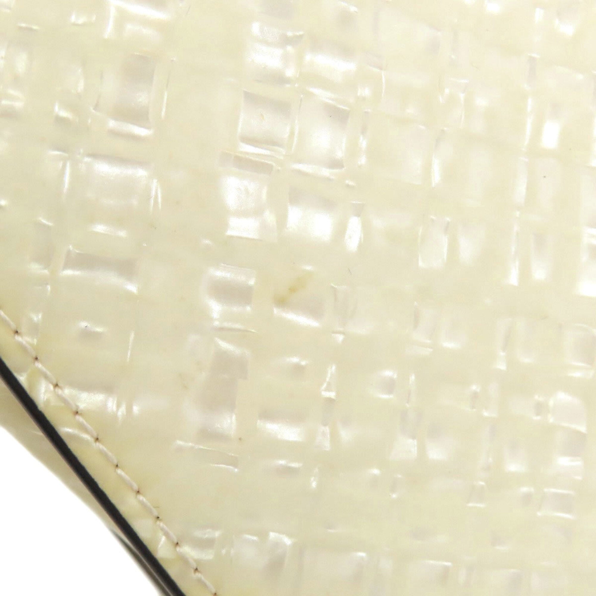 Christian Louboutin White Leather Shoulder Bag (Pre-Owned)