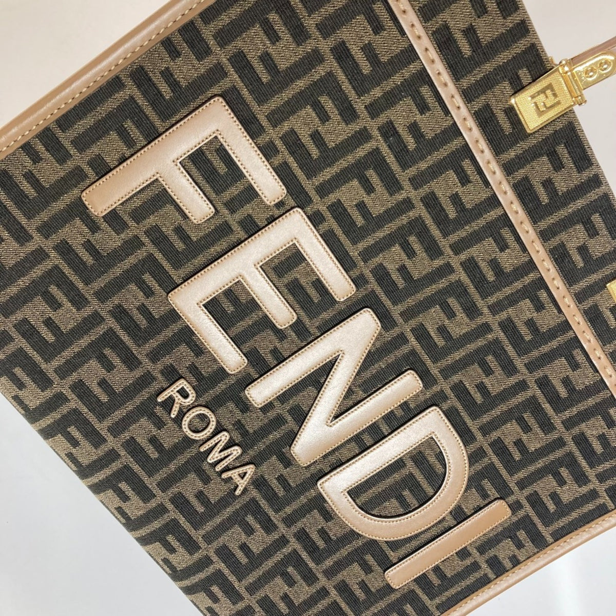 Fendi Brown Leather Canvas Handbag Shoulder Bag (Pre-Owned)
