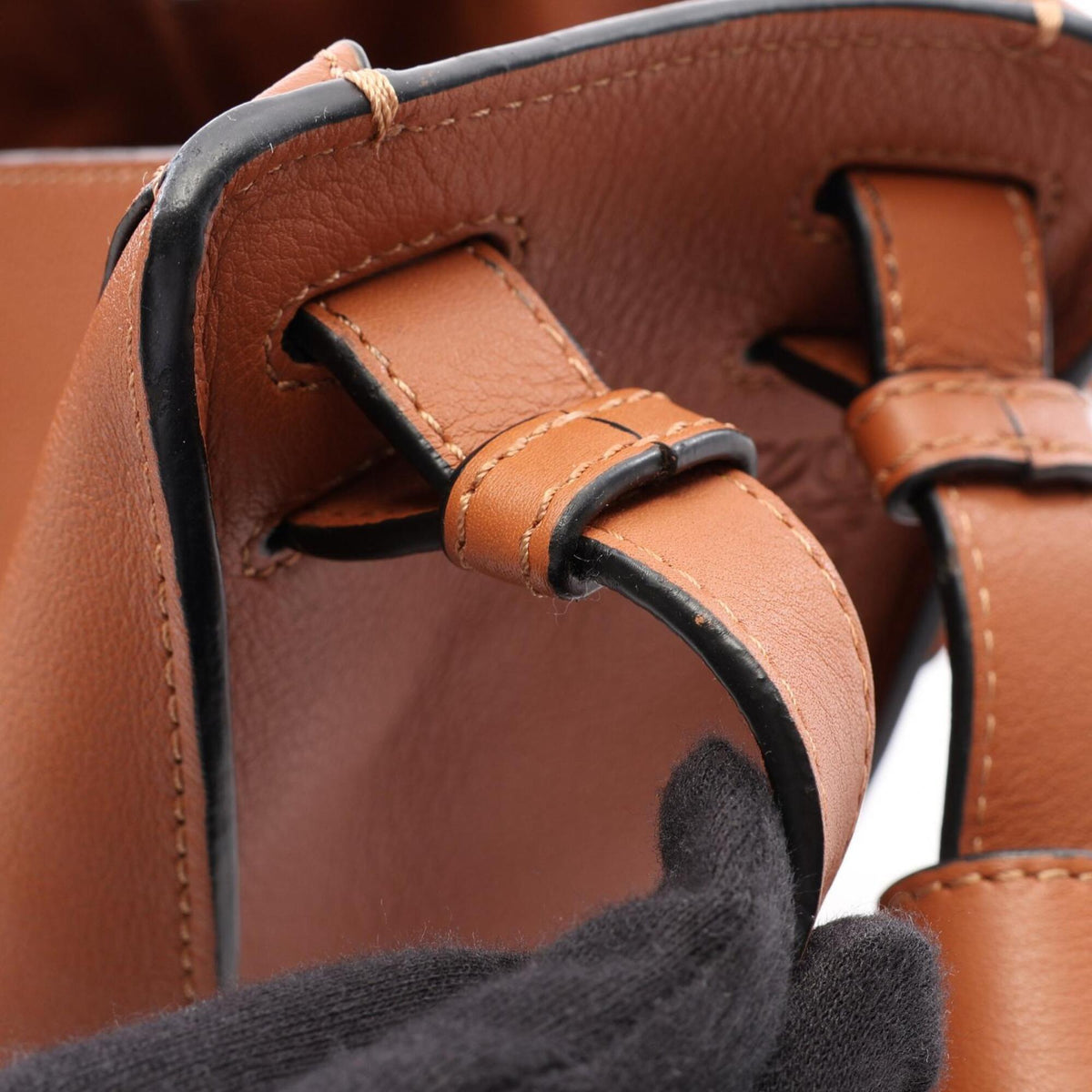 Loewe Brown Leather Handbag (Pre-Owned)