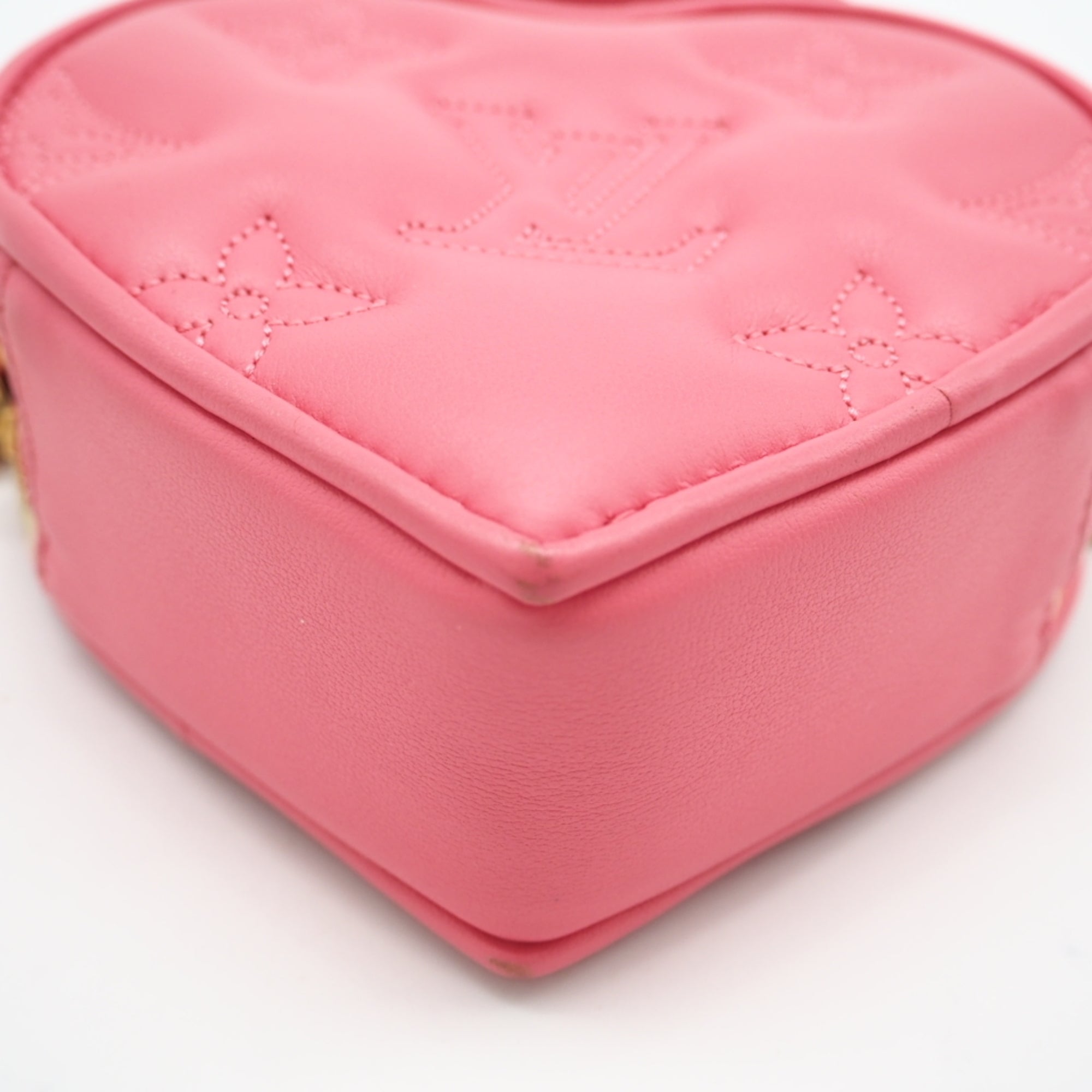 Louis Vuitton Pink Leather Shoulder Bag (Pre-Owned)