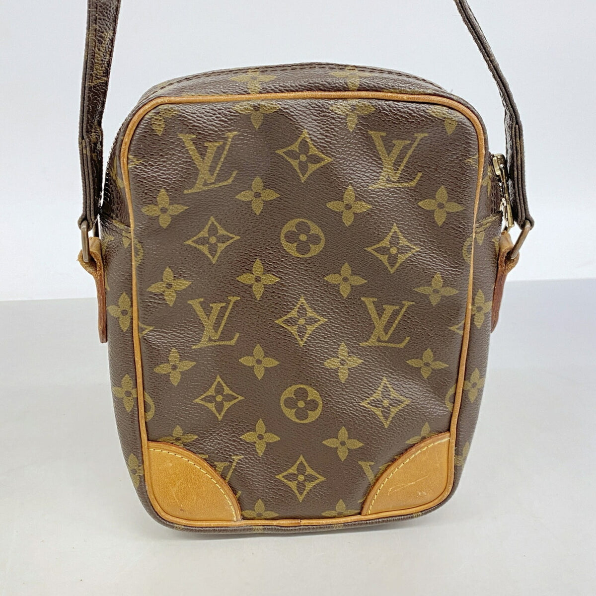 Louis Vuitton Brown Shoulder Bag (Pre-Owned)