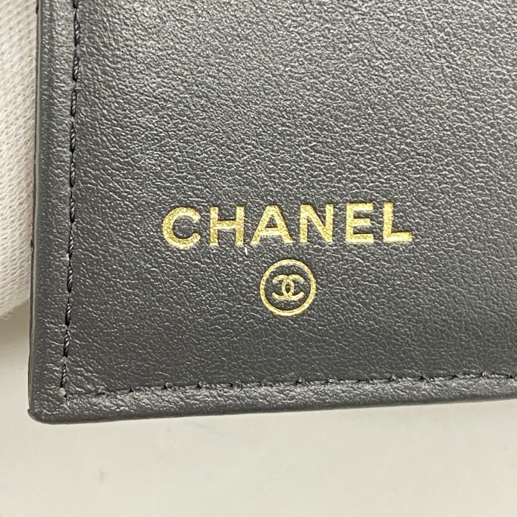 Chanel Gray Leather Wallet (Tri-Fold) (Pre-Owned)