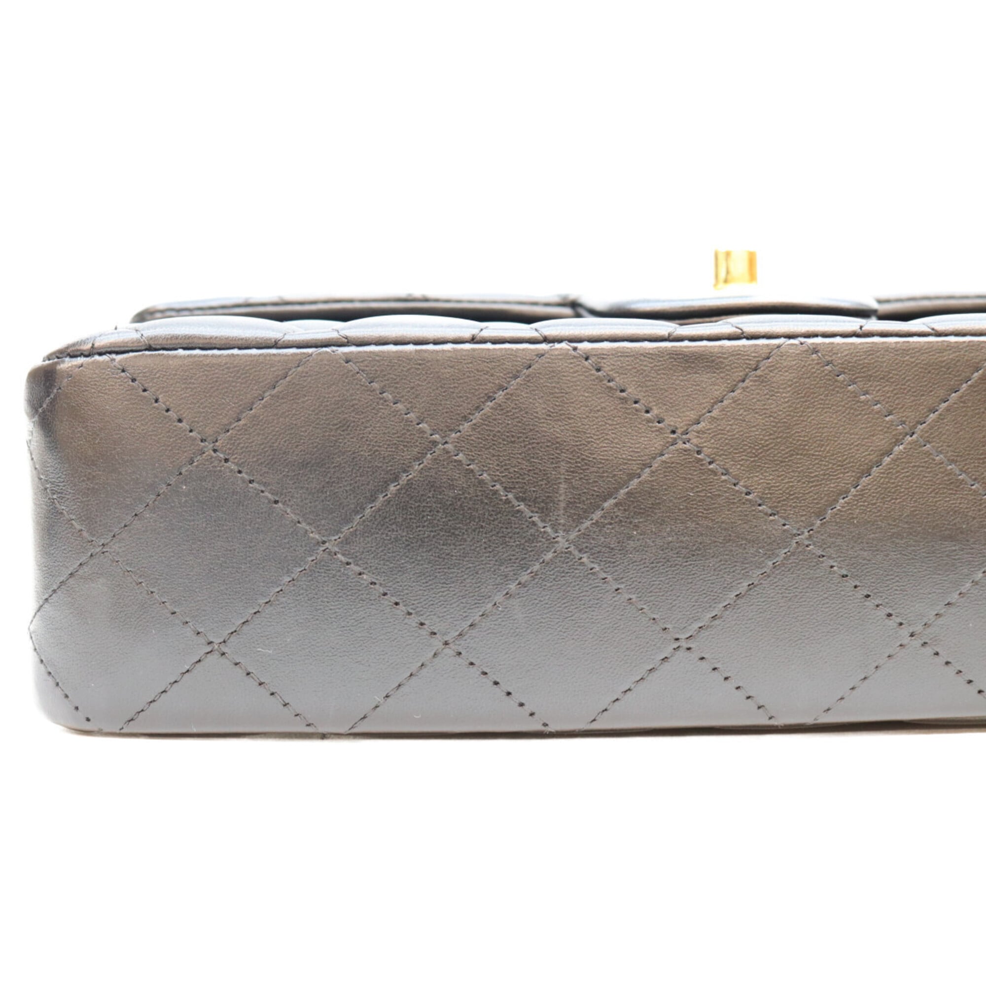 Chanel Black Leather Shoulder Bag (Pre-Owned)