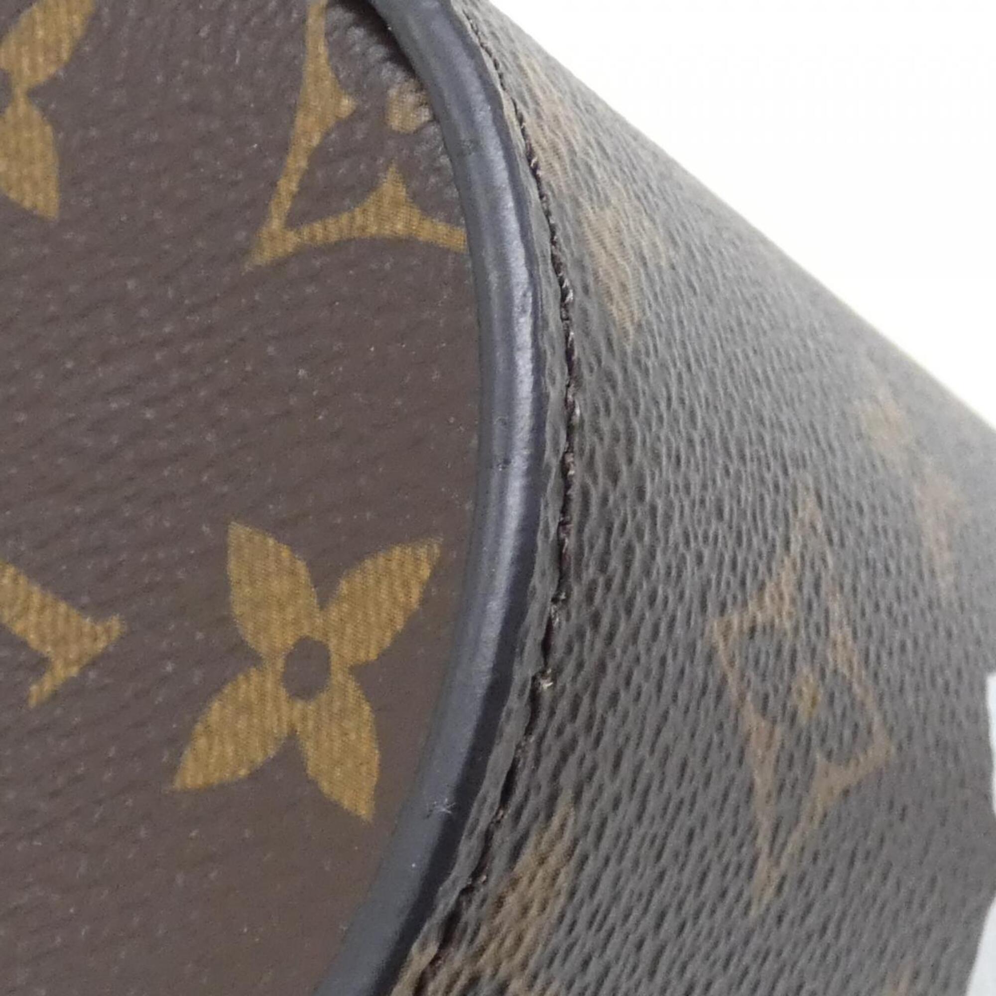 Louis Vuitton Marron Coated Canvas Shoulder Bag (Pre-Owned)