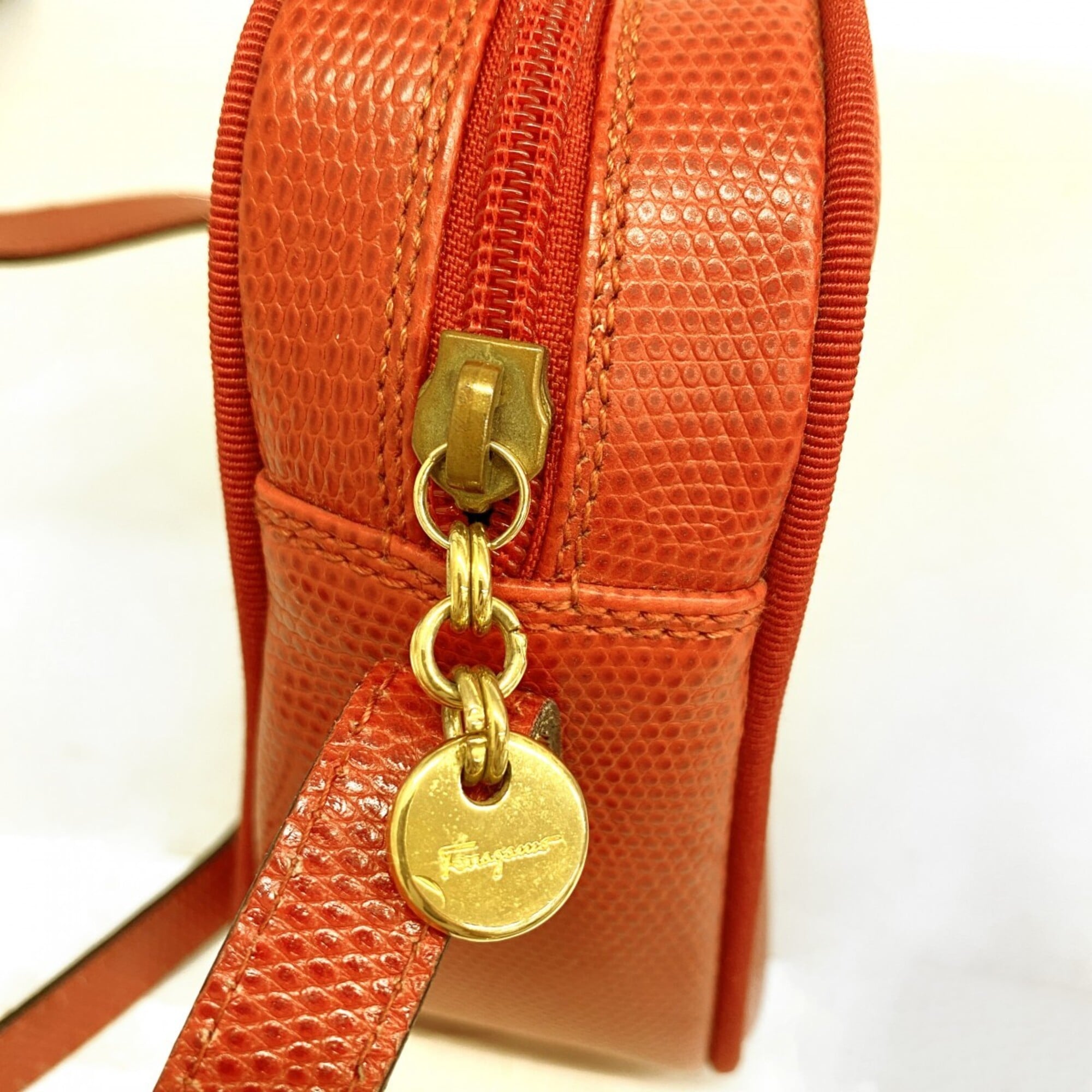 Salvatore Ferragamo Red Color Leather Shoulder Bag (Pre-Owned)