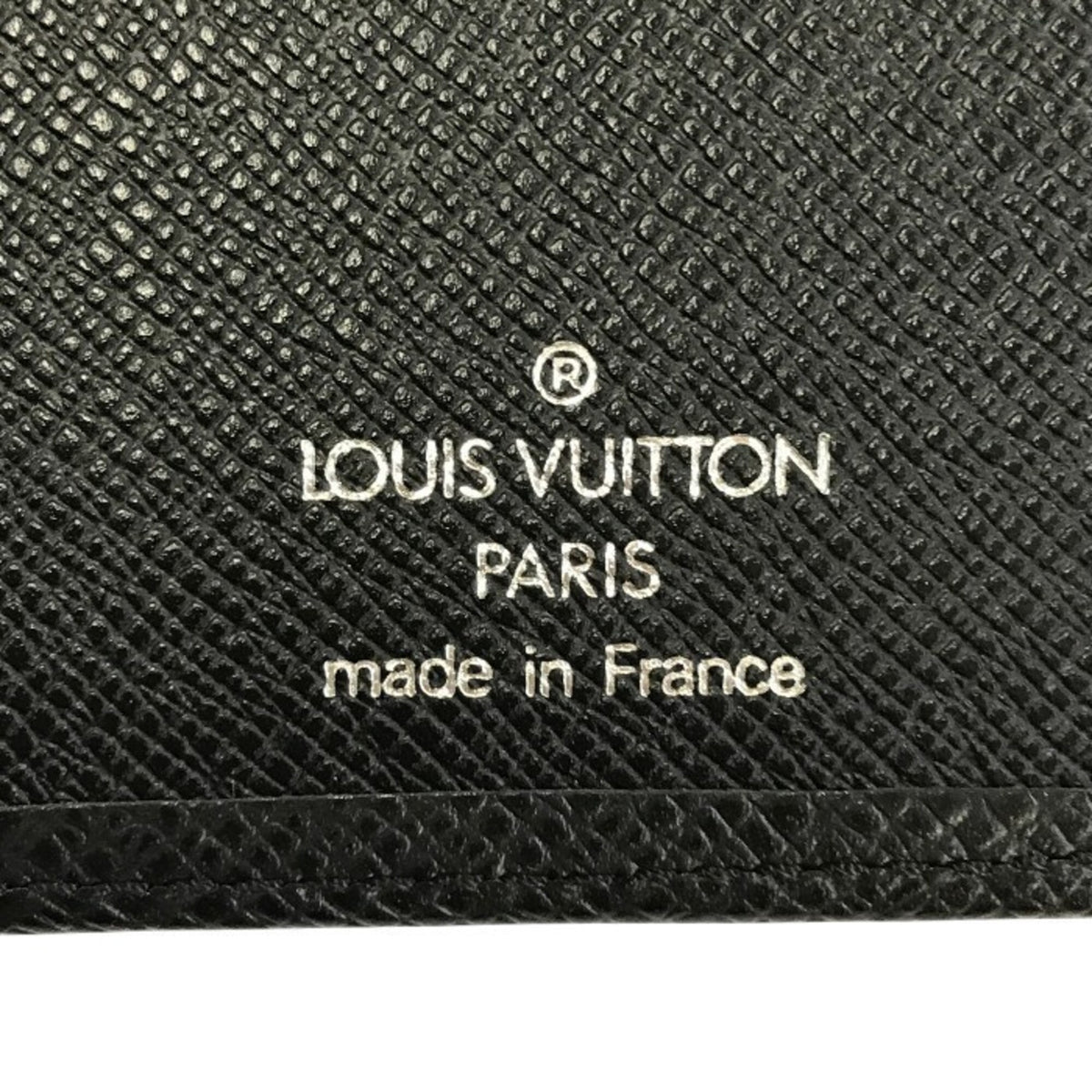 Louis Vuitton Taiga Black Leather Long Wallet (Bi-Fold) (Pre-Owned)
