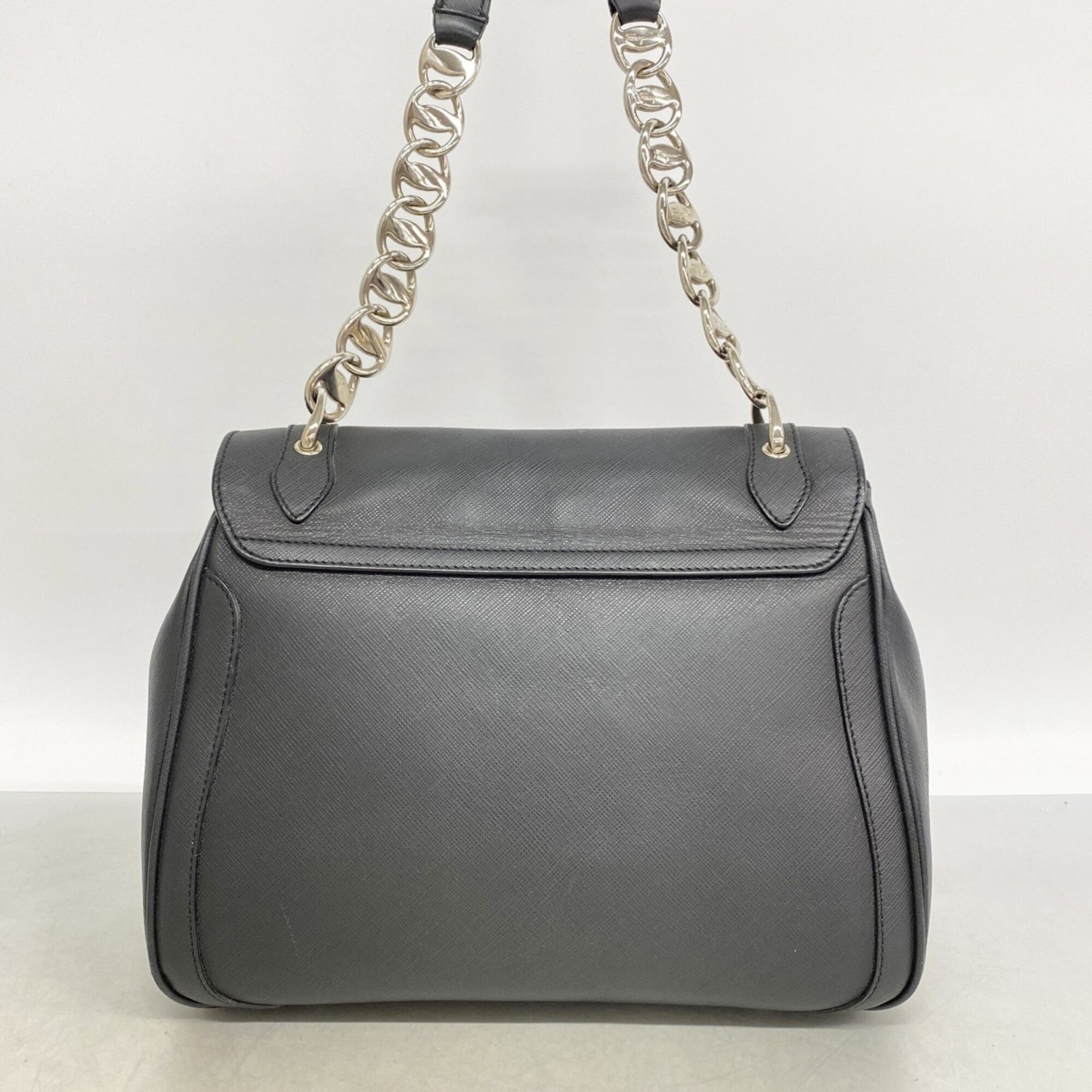 Salvatore Ferragamo Black Leather Shoulder Bag (Pre-Owned)