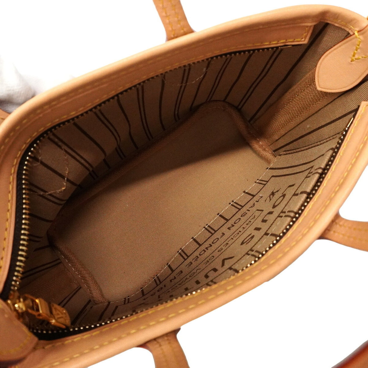 Louis Vuitton Beige Handbag (Pre-Owned)