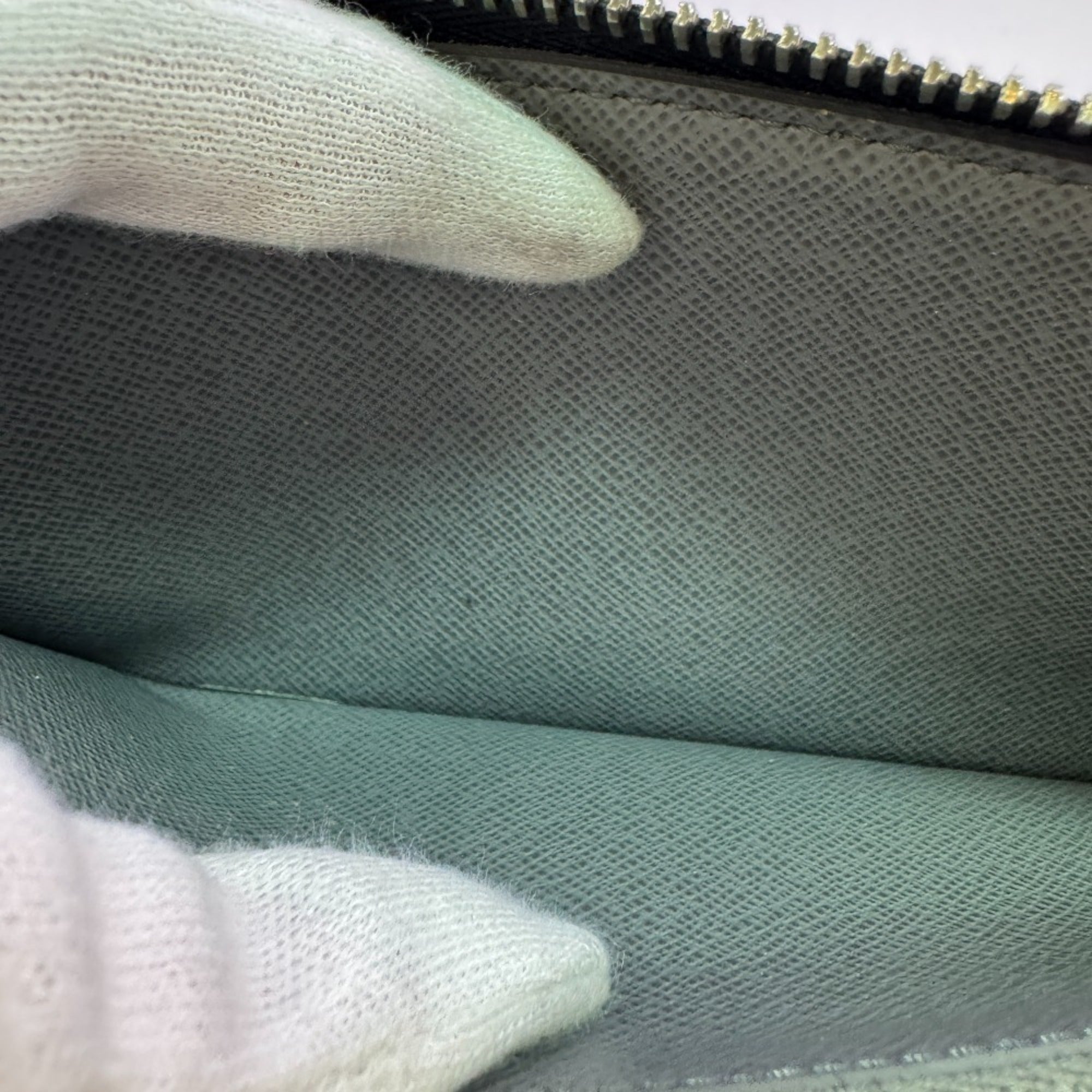 Louis Vuitton Black Gray Leather Long Wallet (Bi-Fold) (Pre-Owned)