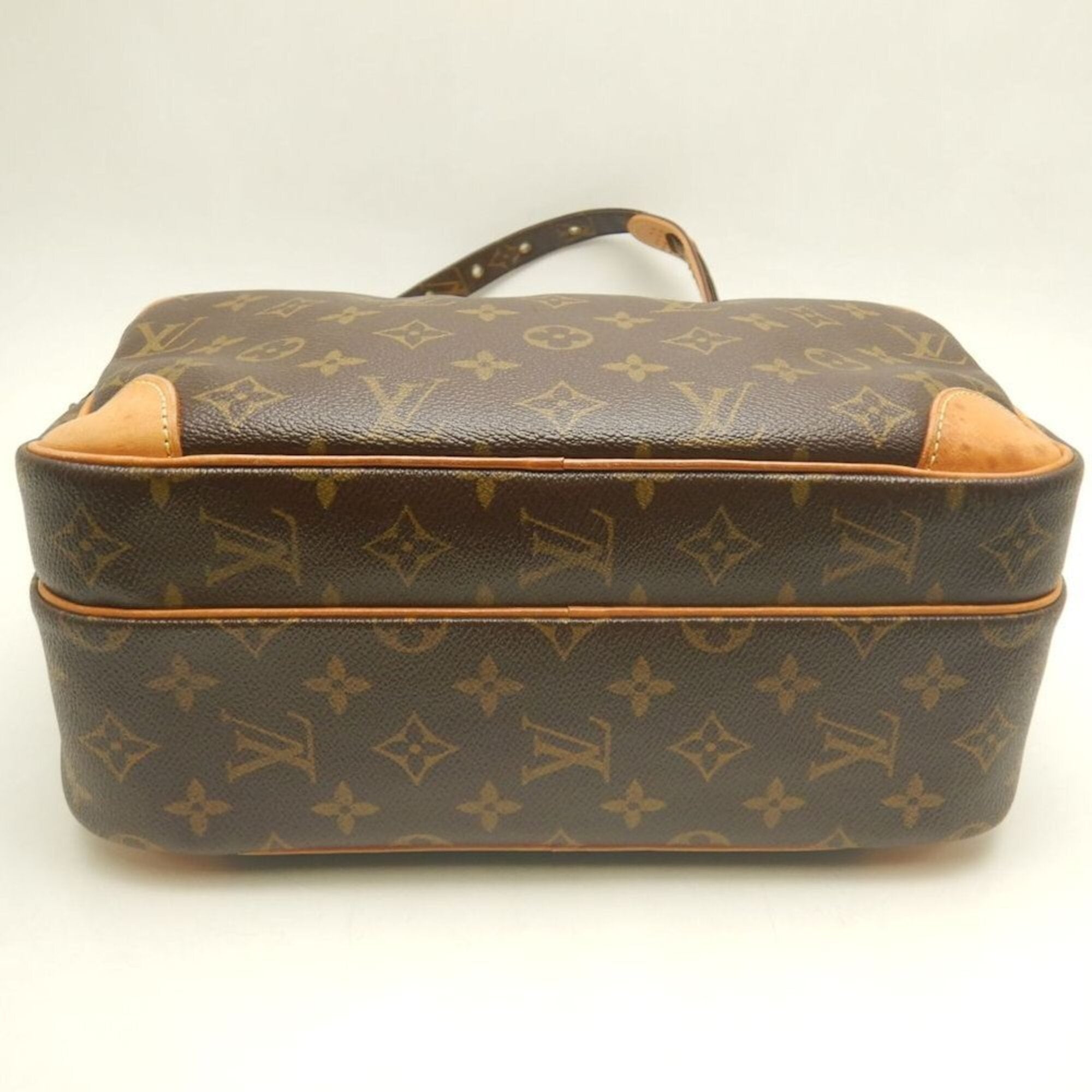 Louis Vuitton Monogram Brown Monogram Shoulder Bag (Pre-Owned)