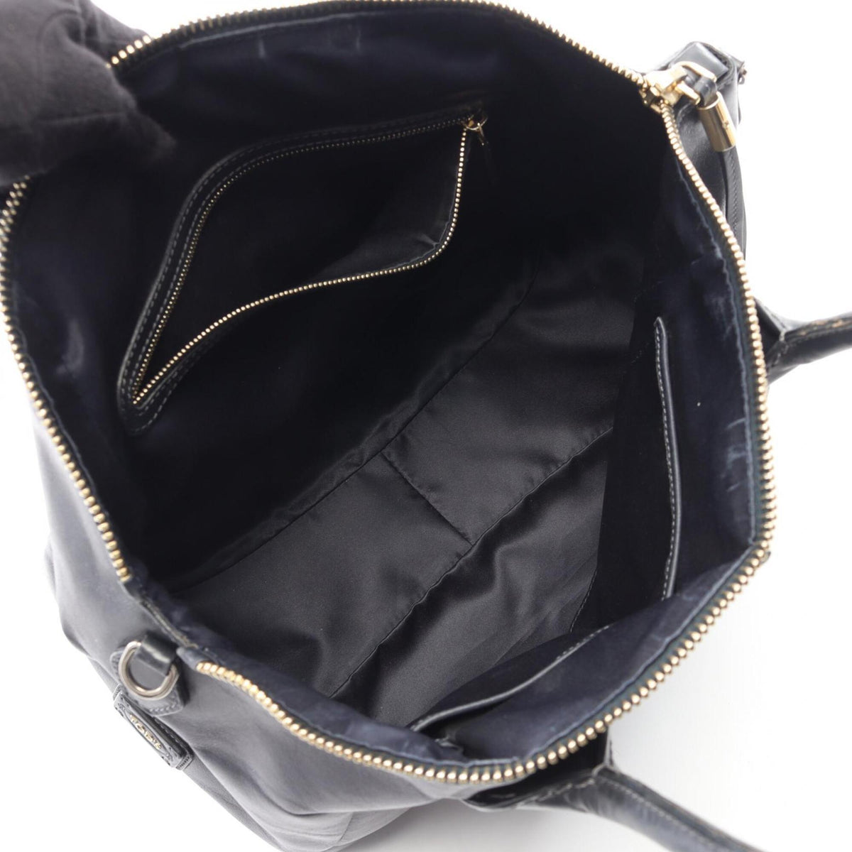 Tod's Navy Leather Handbag (Pre-Owned)