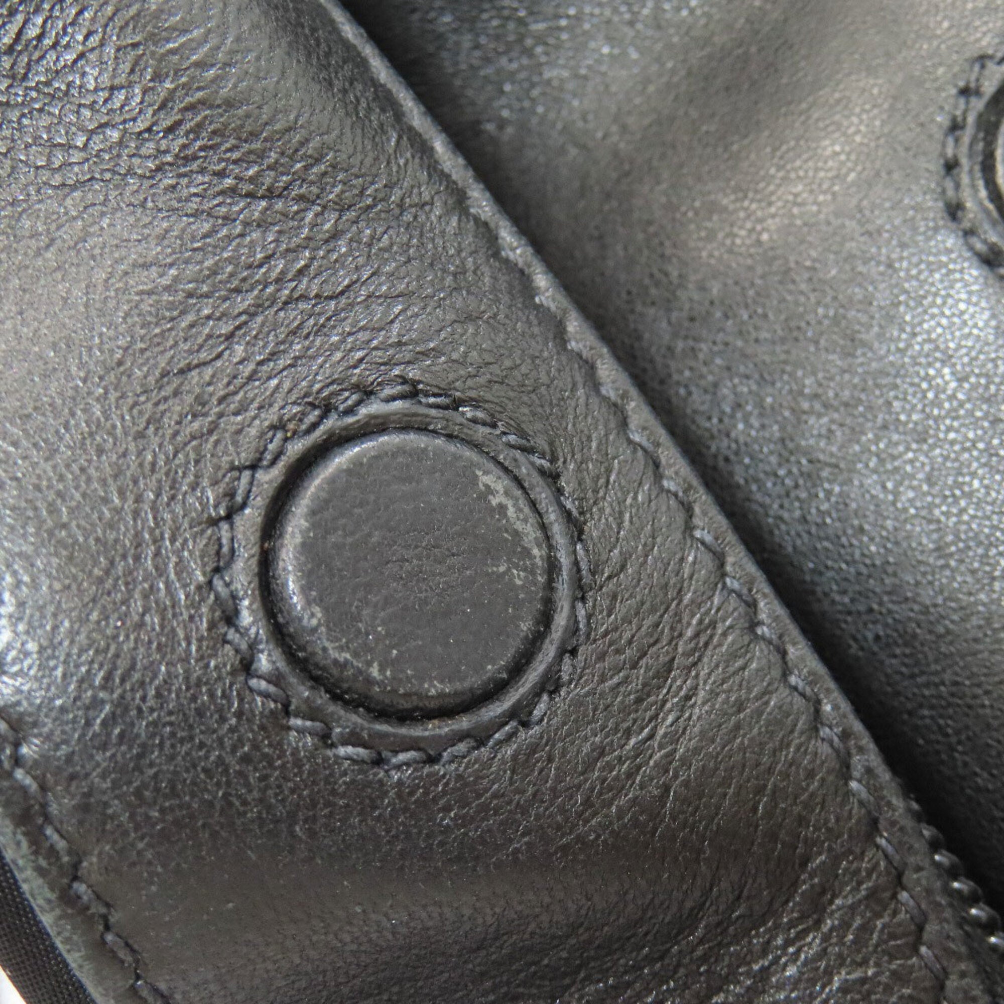Prada Black Nylon Handbag (Pre-Owned)
