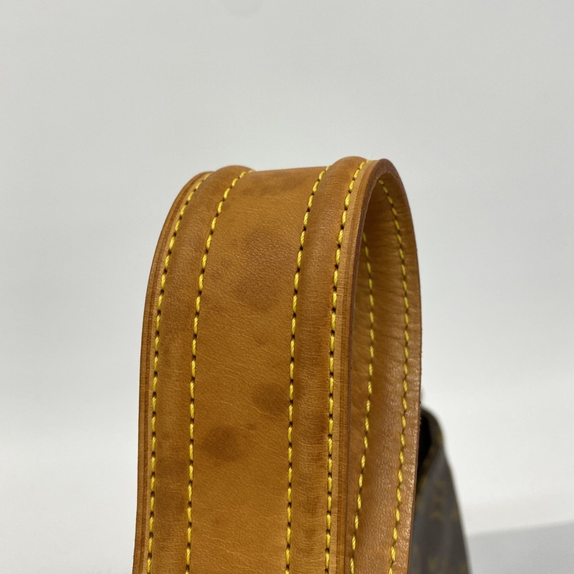 Louis Vuitton Brown Shoulder Bag (Pre-Owned)