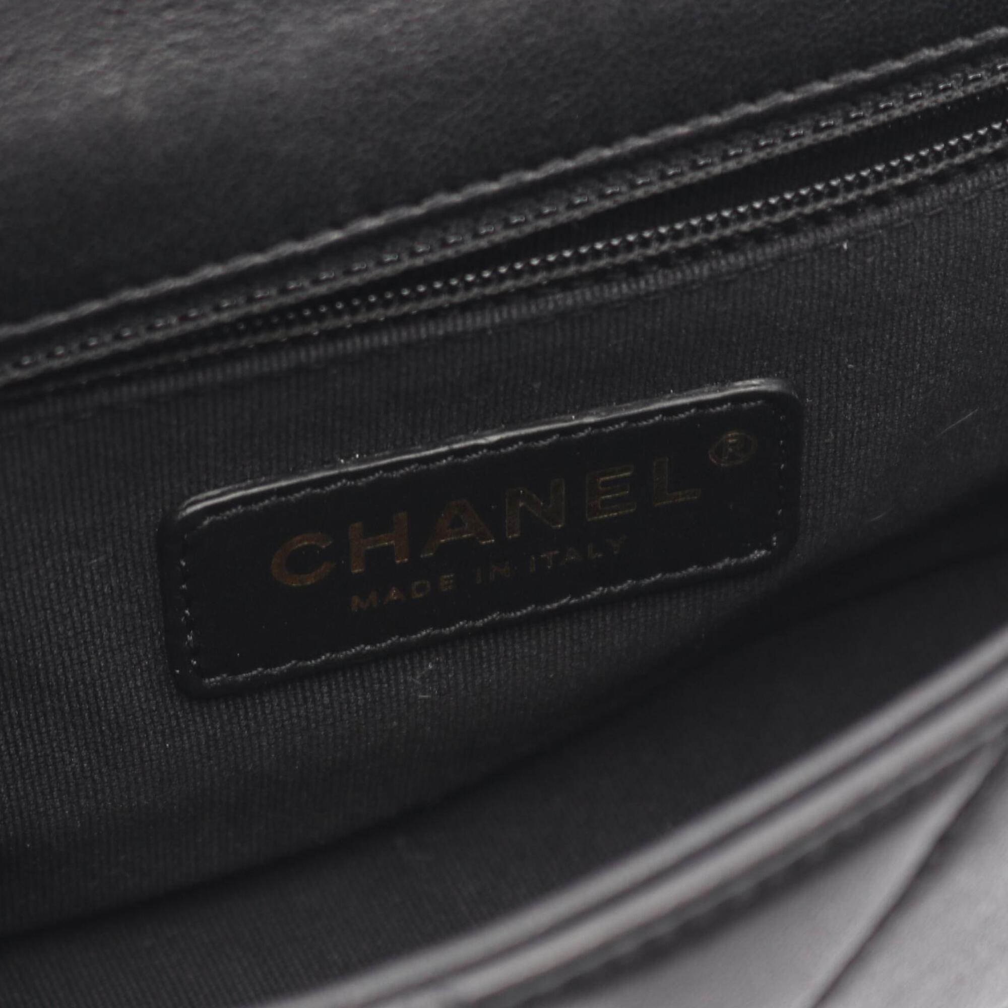 Chanel Black Leather Handbag Shoulder Bag (Pre-Owned)