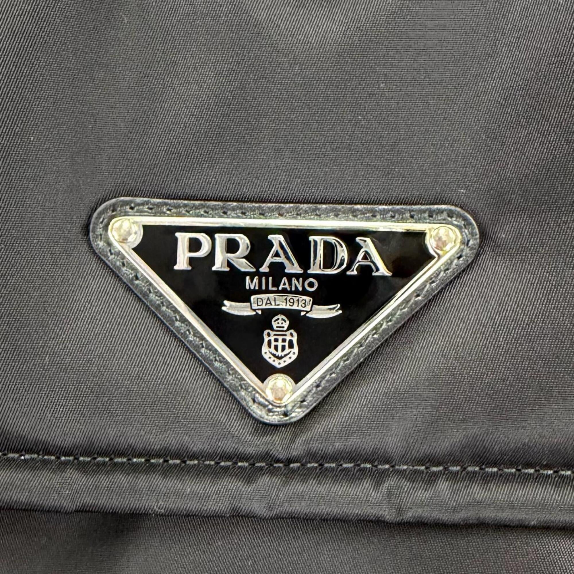 Prada Black Leather Shoulder Bag (Pre-Owned)