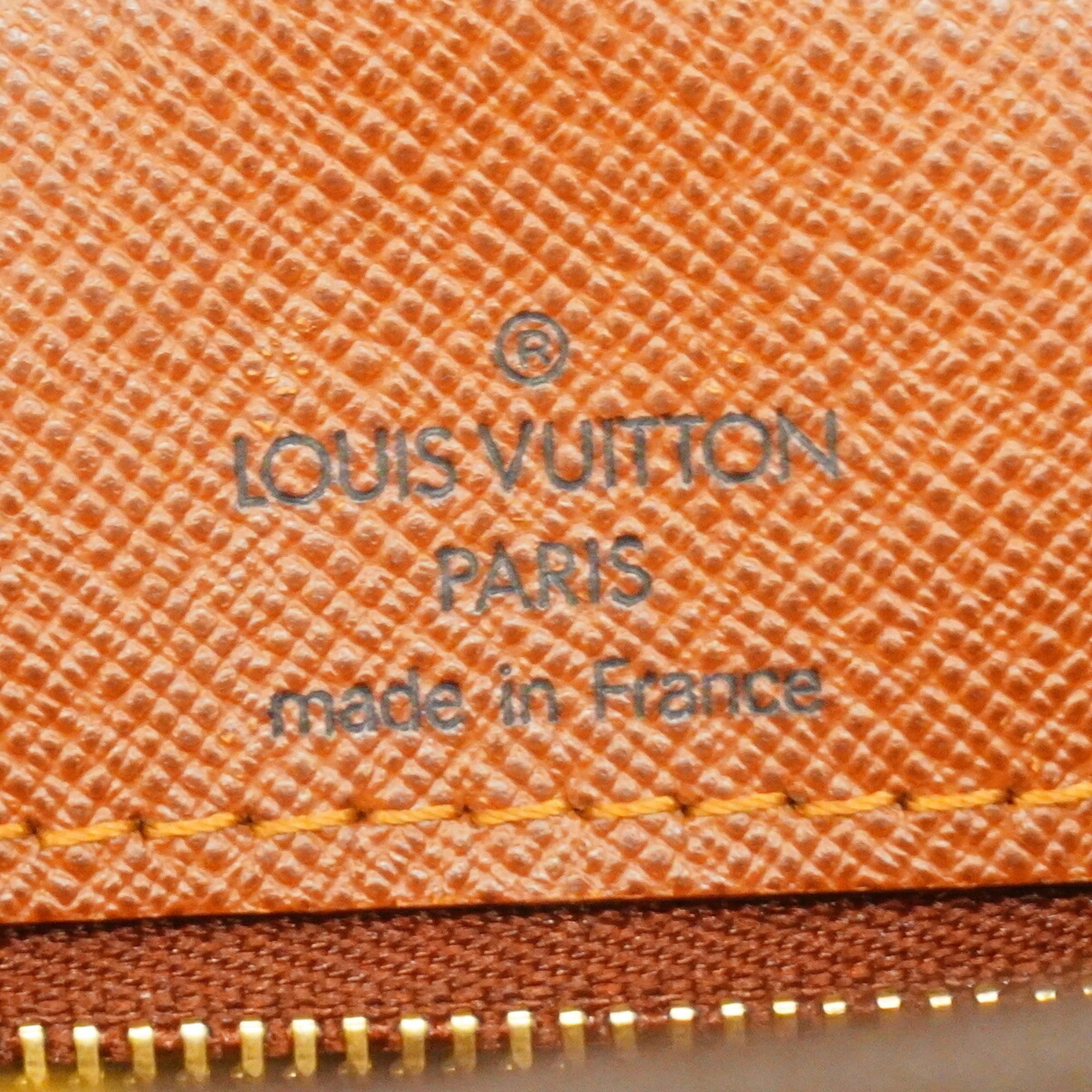 Louis Vuitton Brown Shoulder Bag (Pre-Owned)