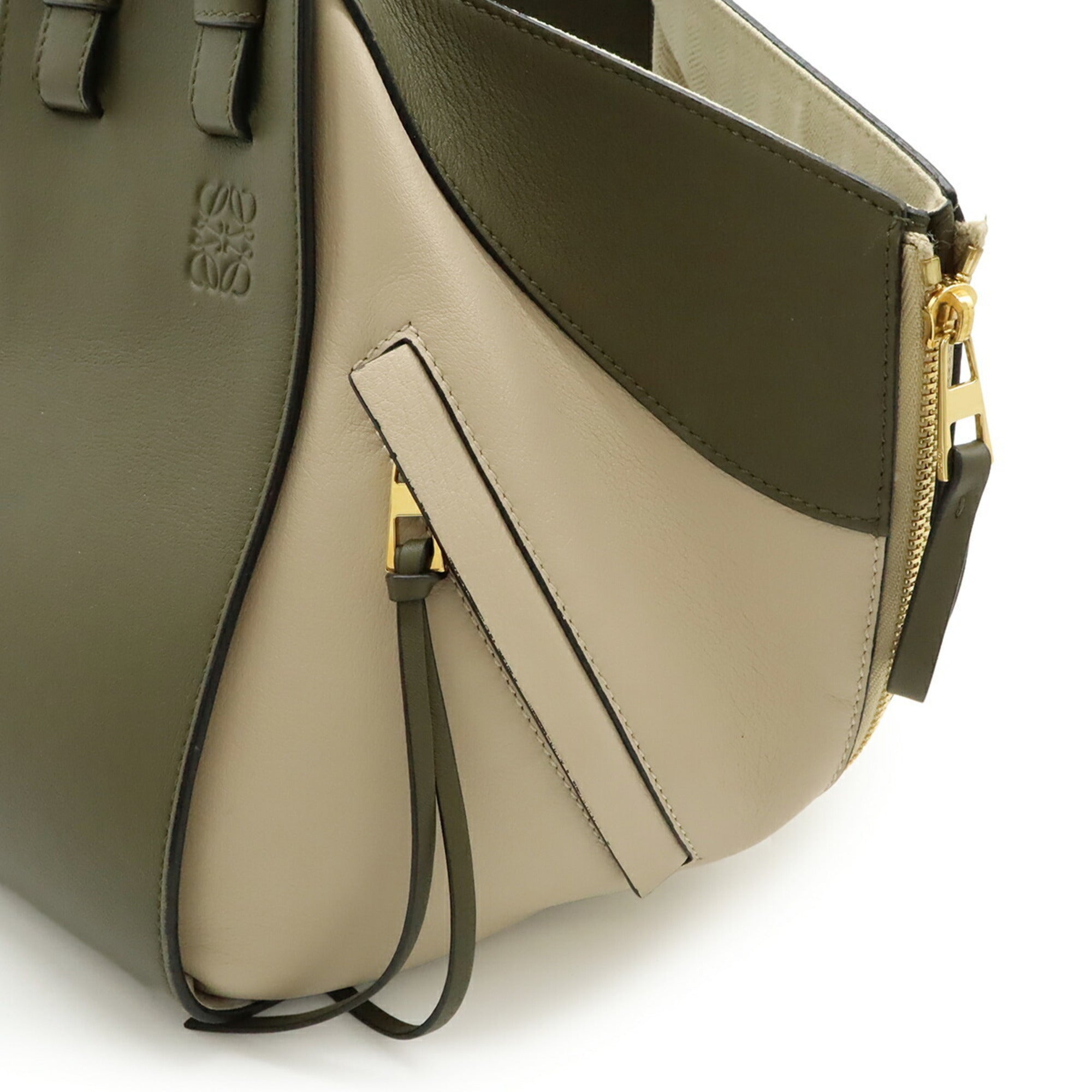 Loewe Beige Khaki White Leather Handbag Shoulder Bag (Pre-Owned)