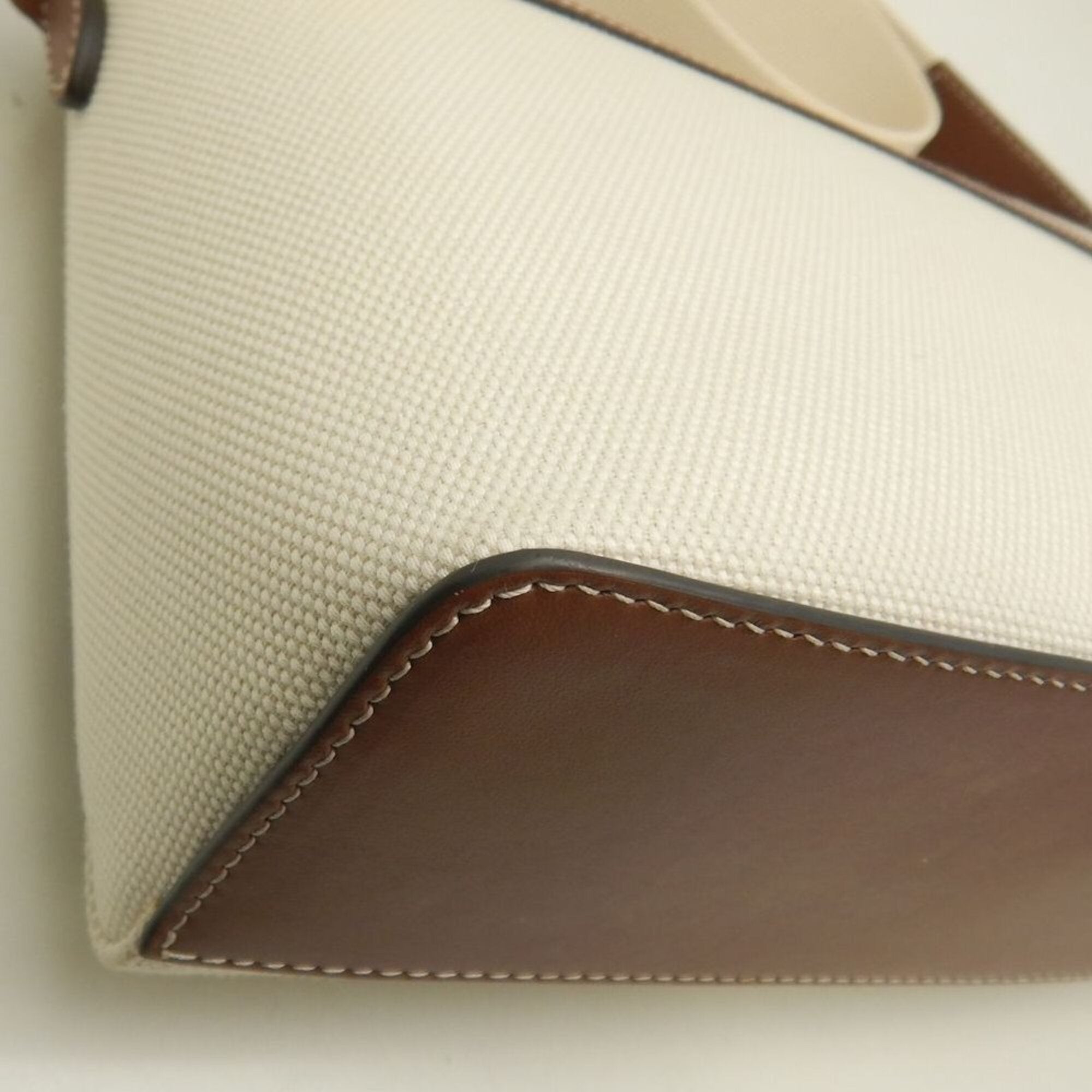 Burberry Gold Canvas Leather Shoulder Bag (Pre-Owned)