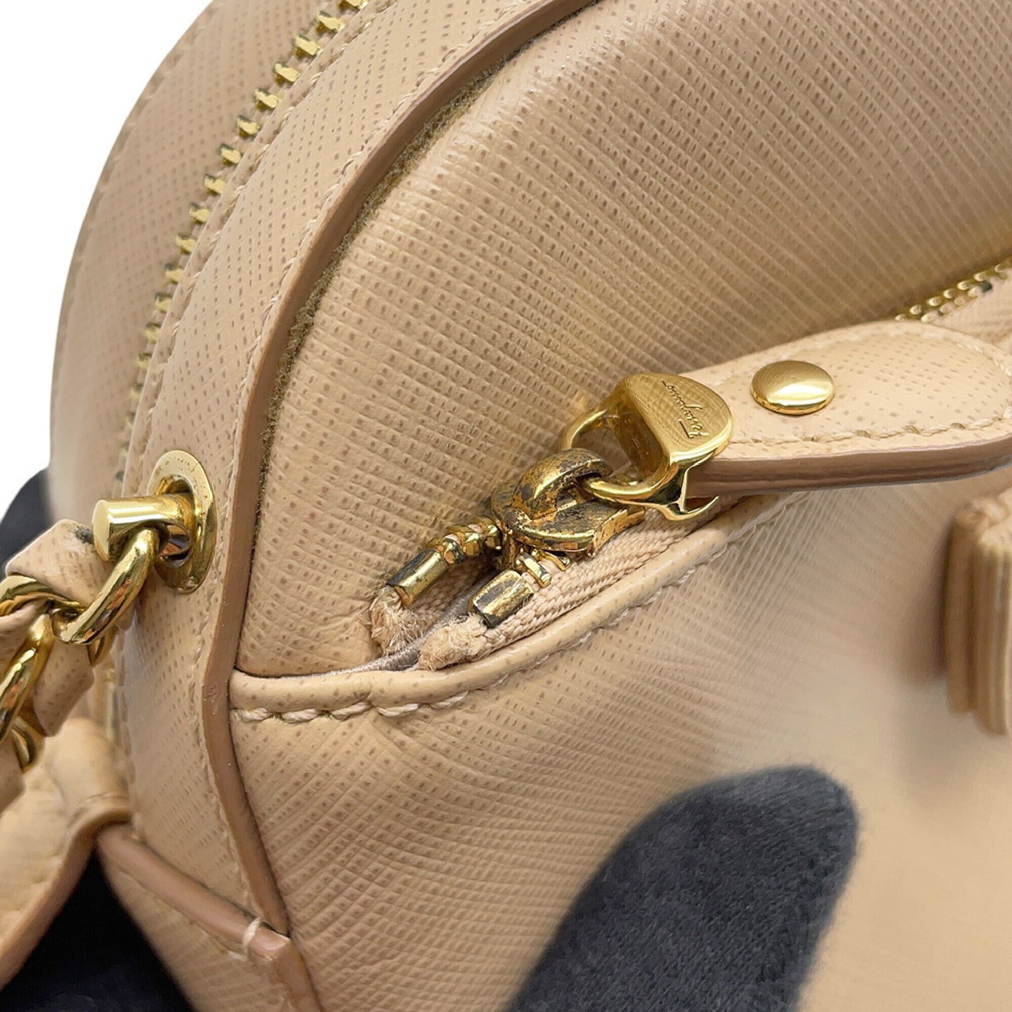 Salvatore Ferragamo Beige Leather Handbag Shoulder Bag (Pre-Owned)
