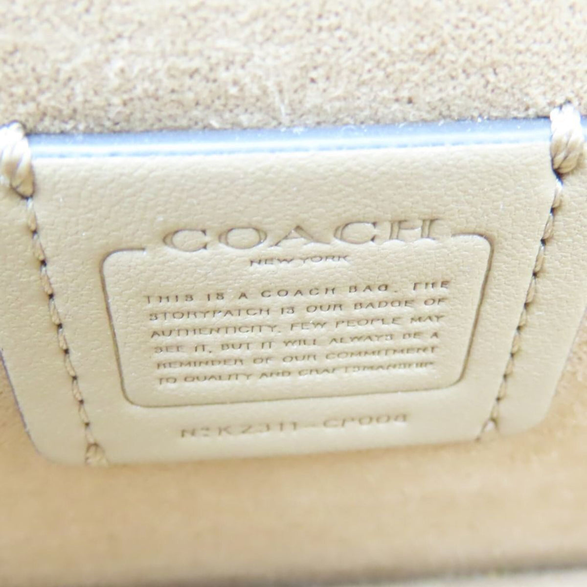 Coach Beige Leather Shoulder Bag (Pre-Owned)
