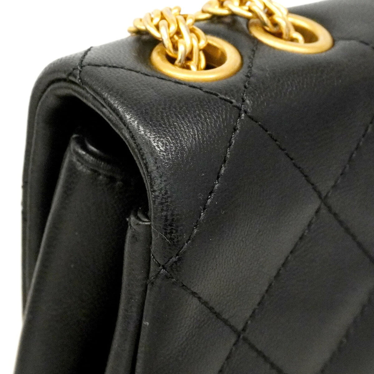 Chanel Black Leather Shoulder Bag (Pre-Owned)