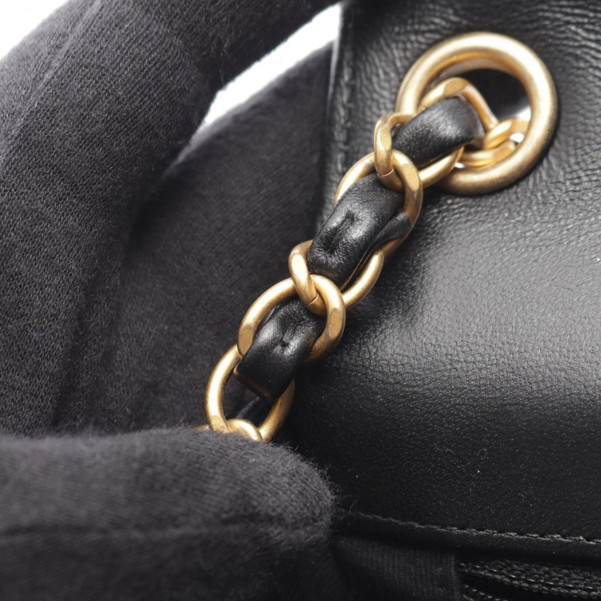 Chanel Black Leather Handbag Shoulder Bag (Pre-Owned)