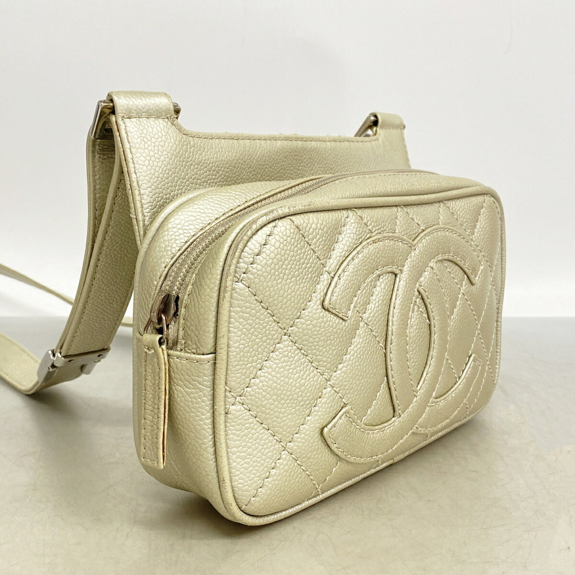Chanel Metallic Gray Grained Calfskin Shoulder Bag (Pre-Owned)