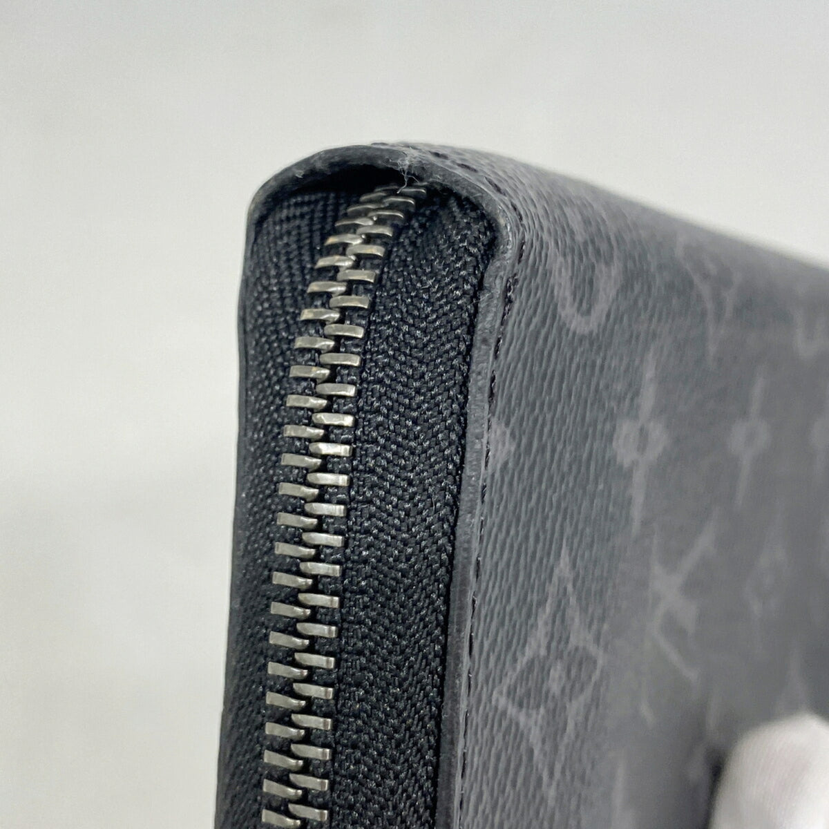 Louis Vuitton Black Long Wallet (Bi-Fold) (Pre-Owned)