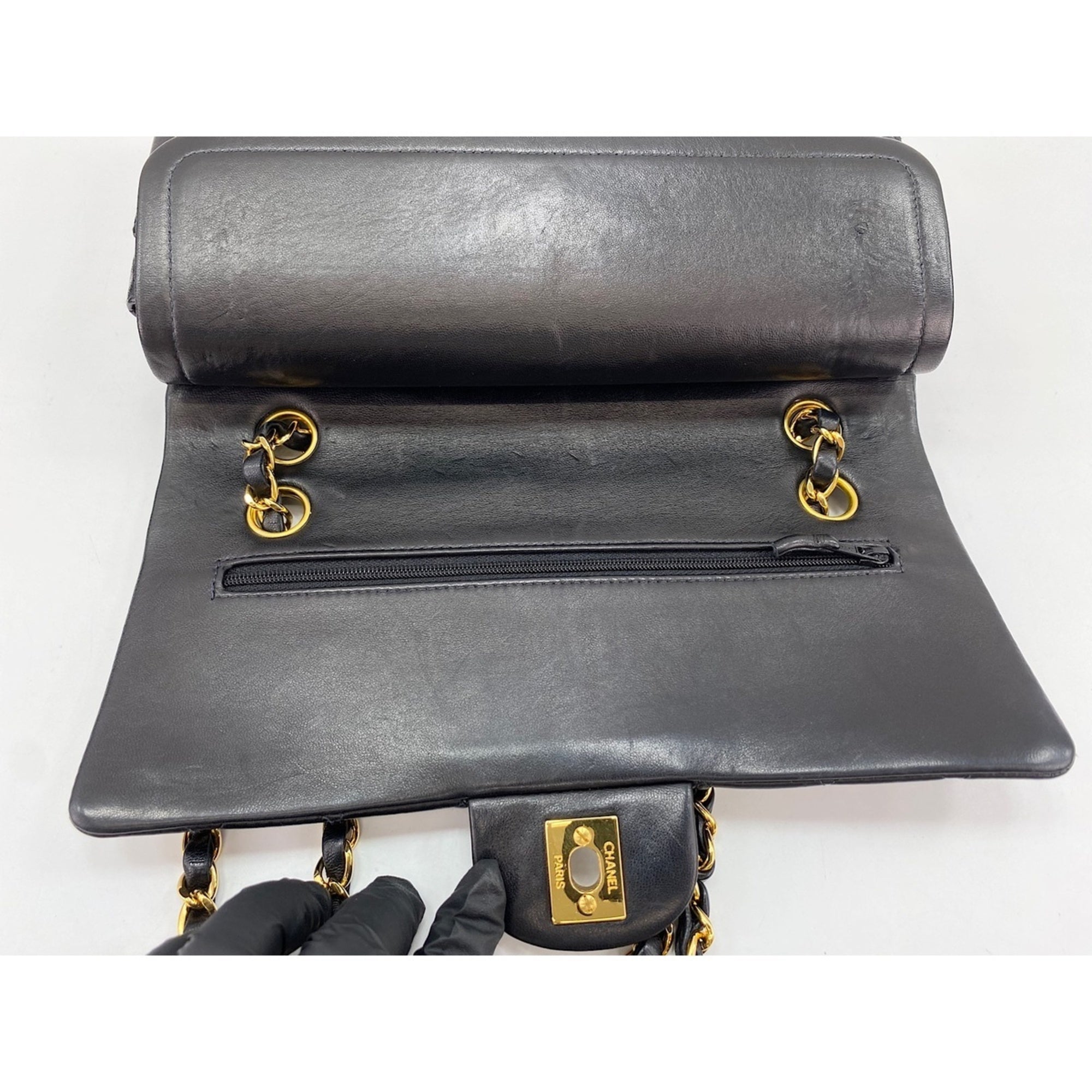 Chanel Matelasse Black Shoulder Bag (Pre-Owned)