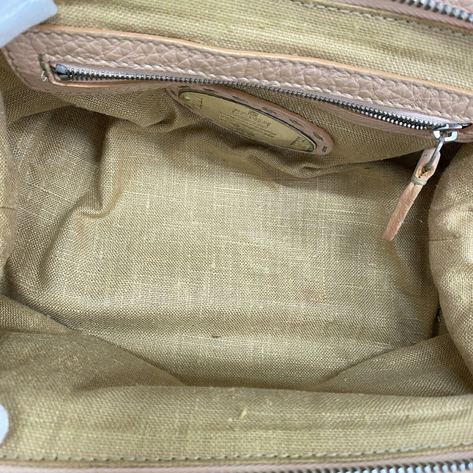 Fendi Pink Leather Handbag (Pre-Owned)