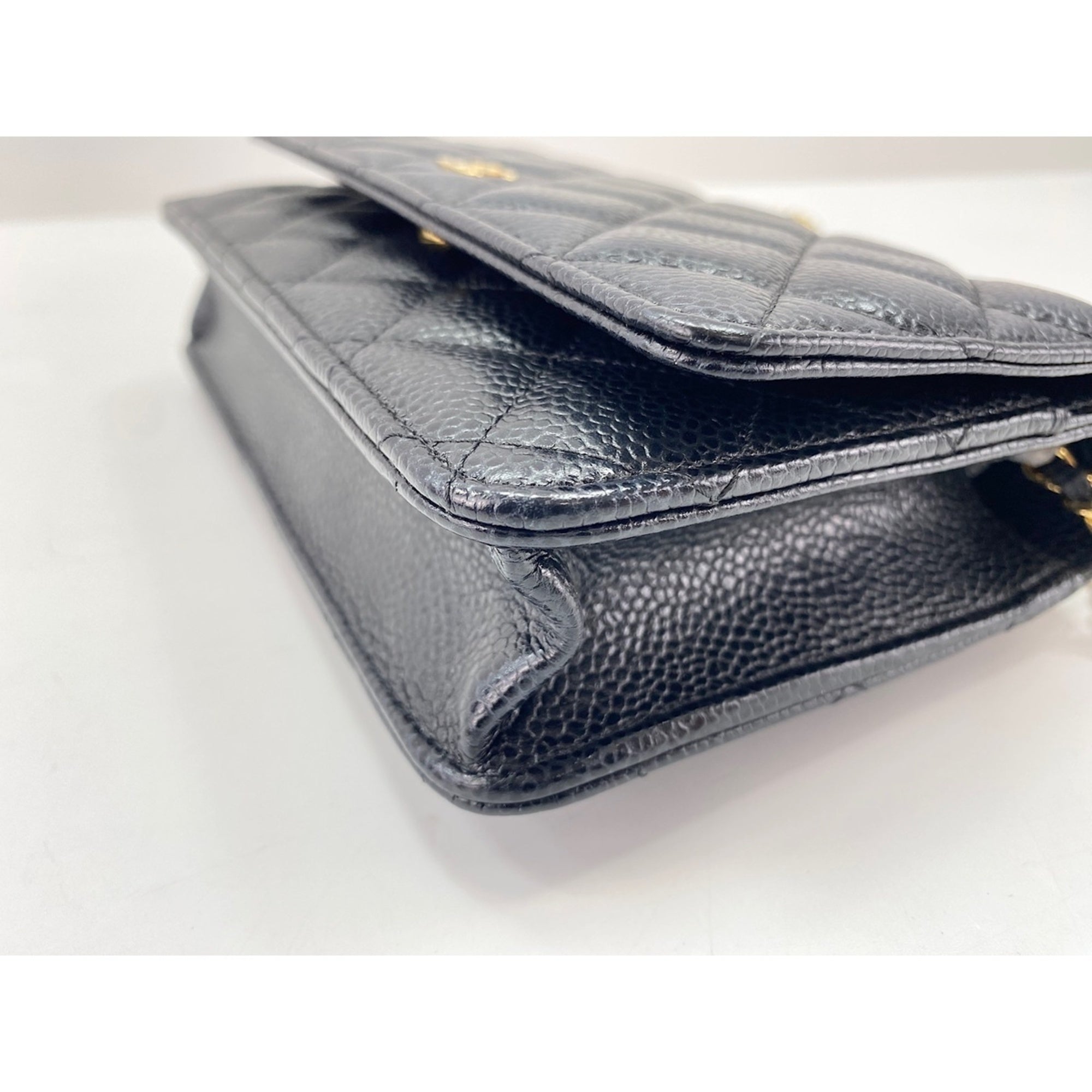 Chanel Black Shoulder Bag (Pre-Owned)