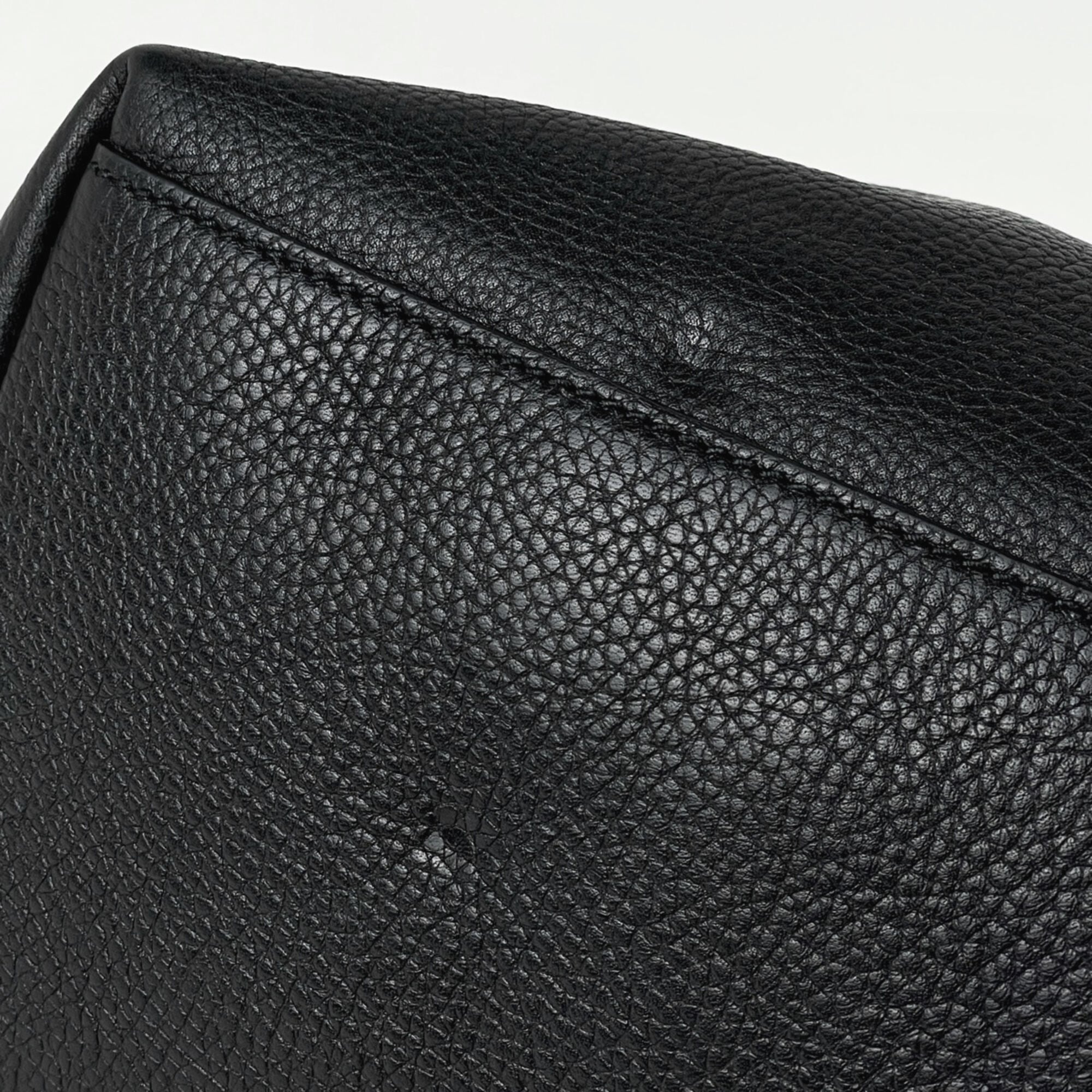 Gucci Black Leather Shoulder Bag (Pre-Owned)