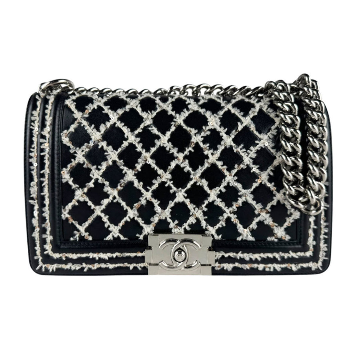 Chanel Black White Leather Shoulder Bag (Pre-Owned)