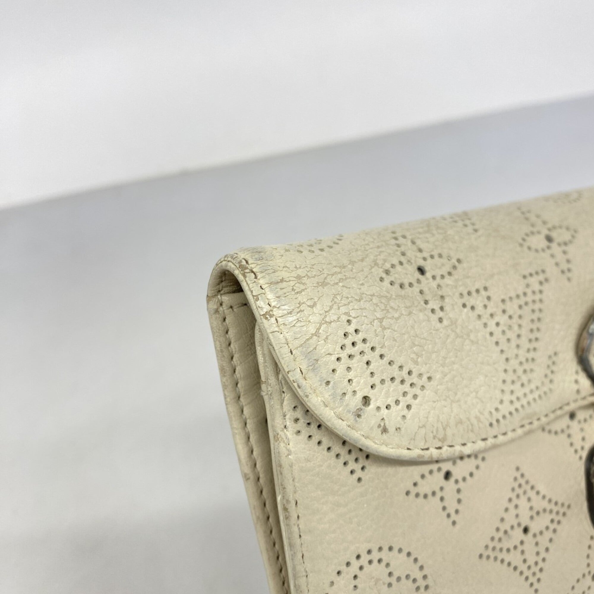 Louis Vuitton Beige Long Wallet (Tri-Fold) (Pre-Owned)