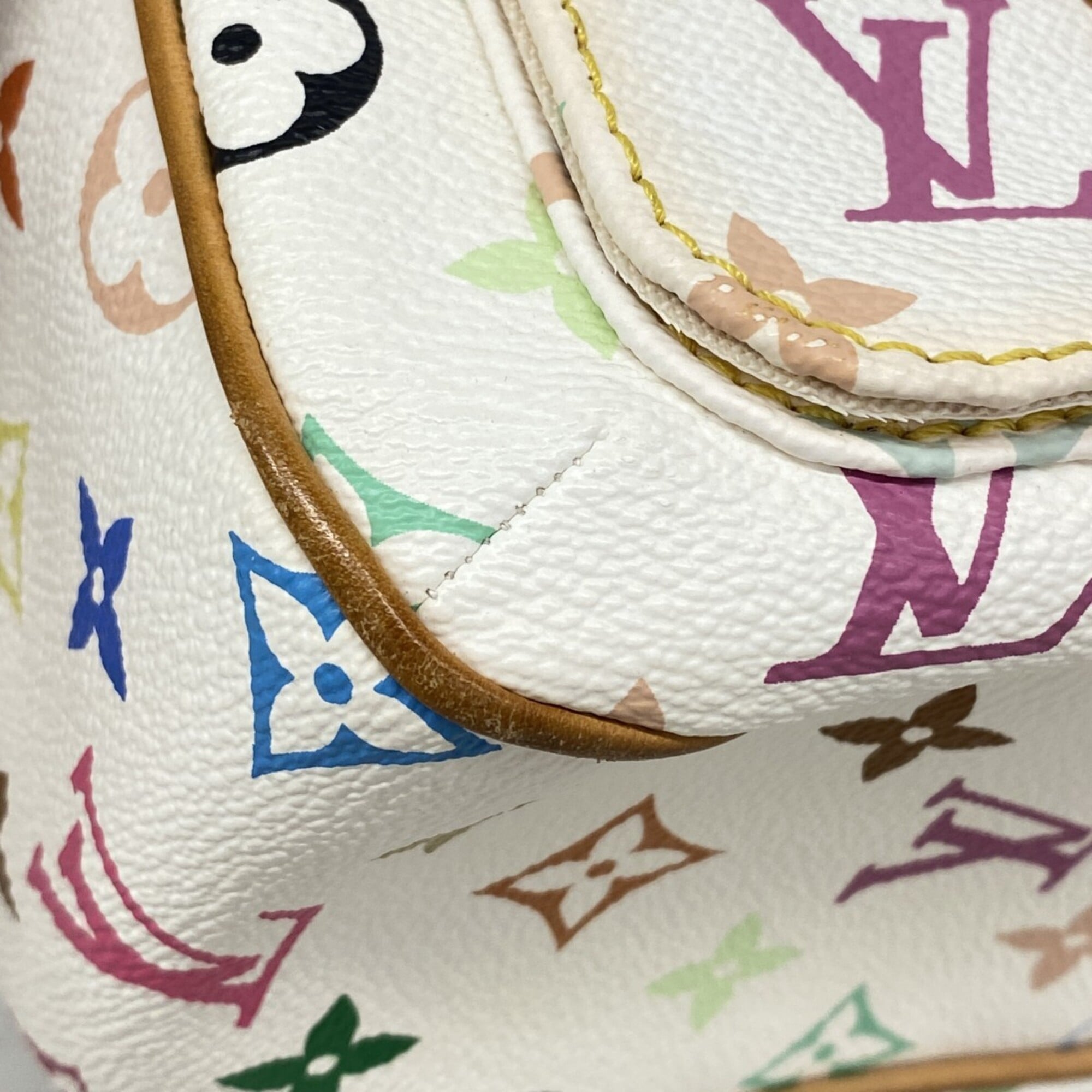 Louis Vuitton White Shoulder Bag (Pre-Owned)