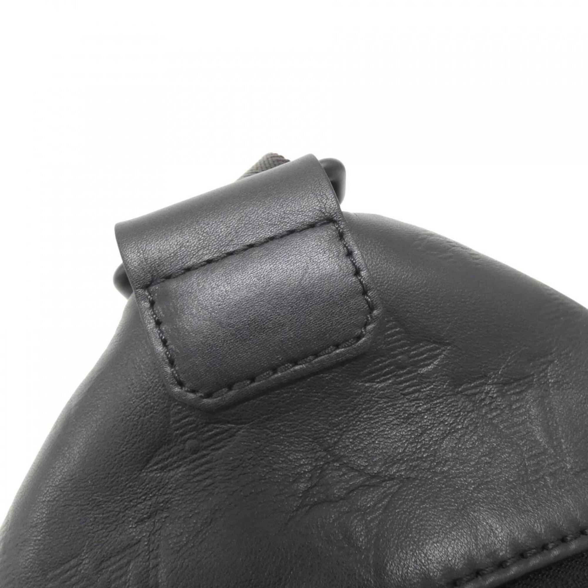Louis Vuitton Black Leather Shoulder Bag (Pre-Owned)