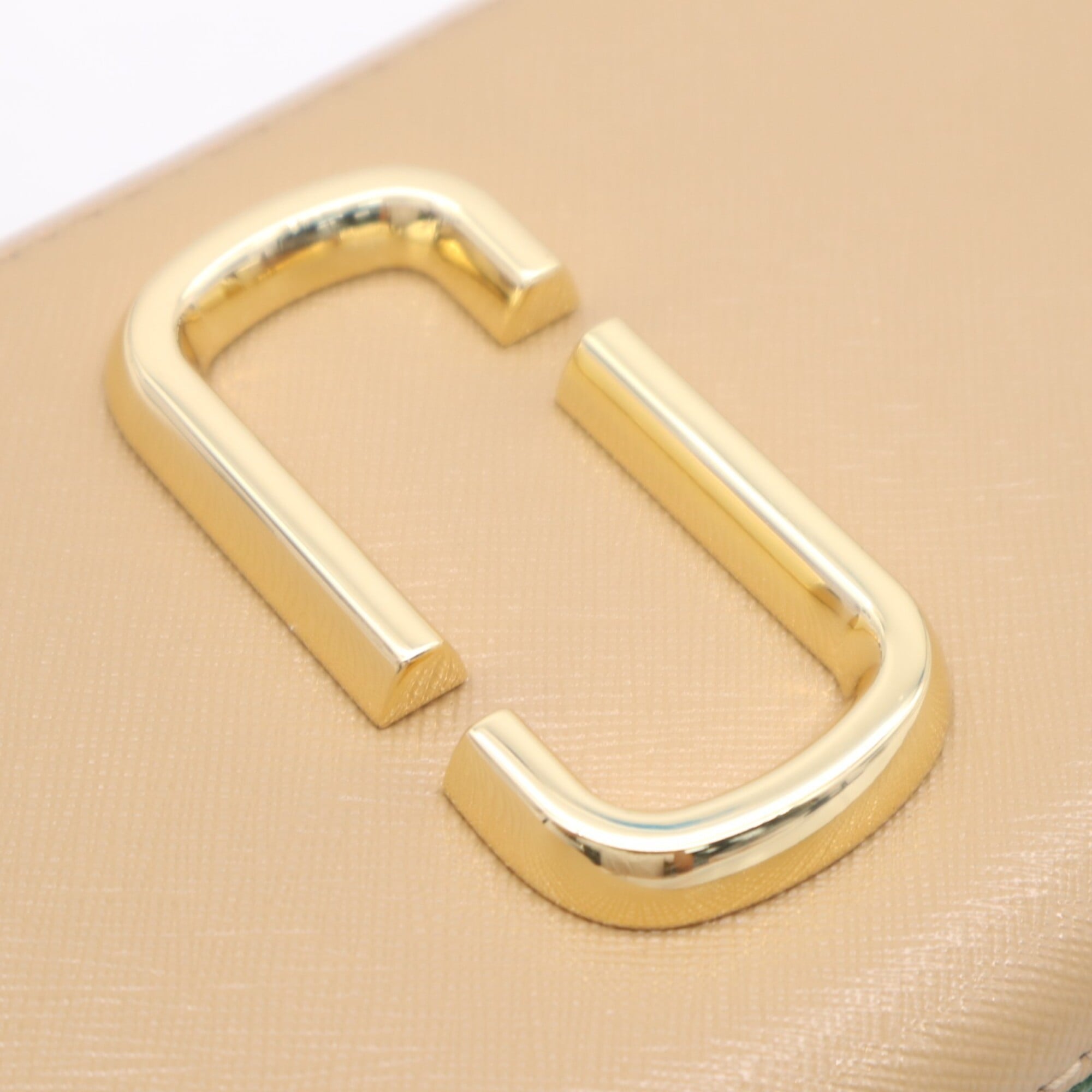 Marc Jacobs Beige Green White Leather Long Wallet (Bi-Fold) (Pre-Owned)