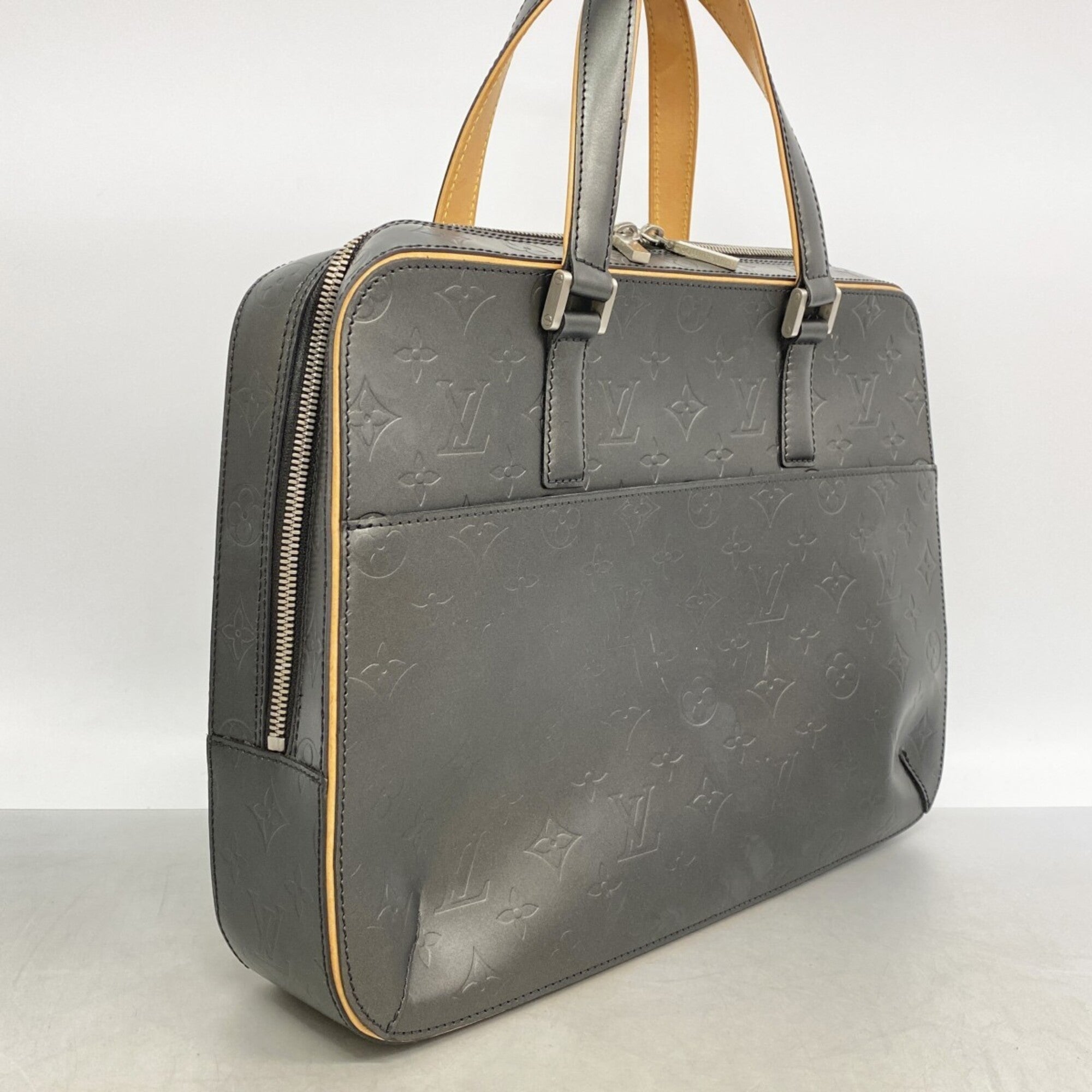 Louis Vuitton Noir Handbag (Pre-Owned)