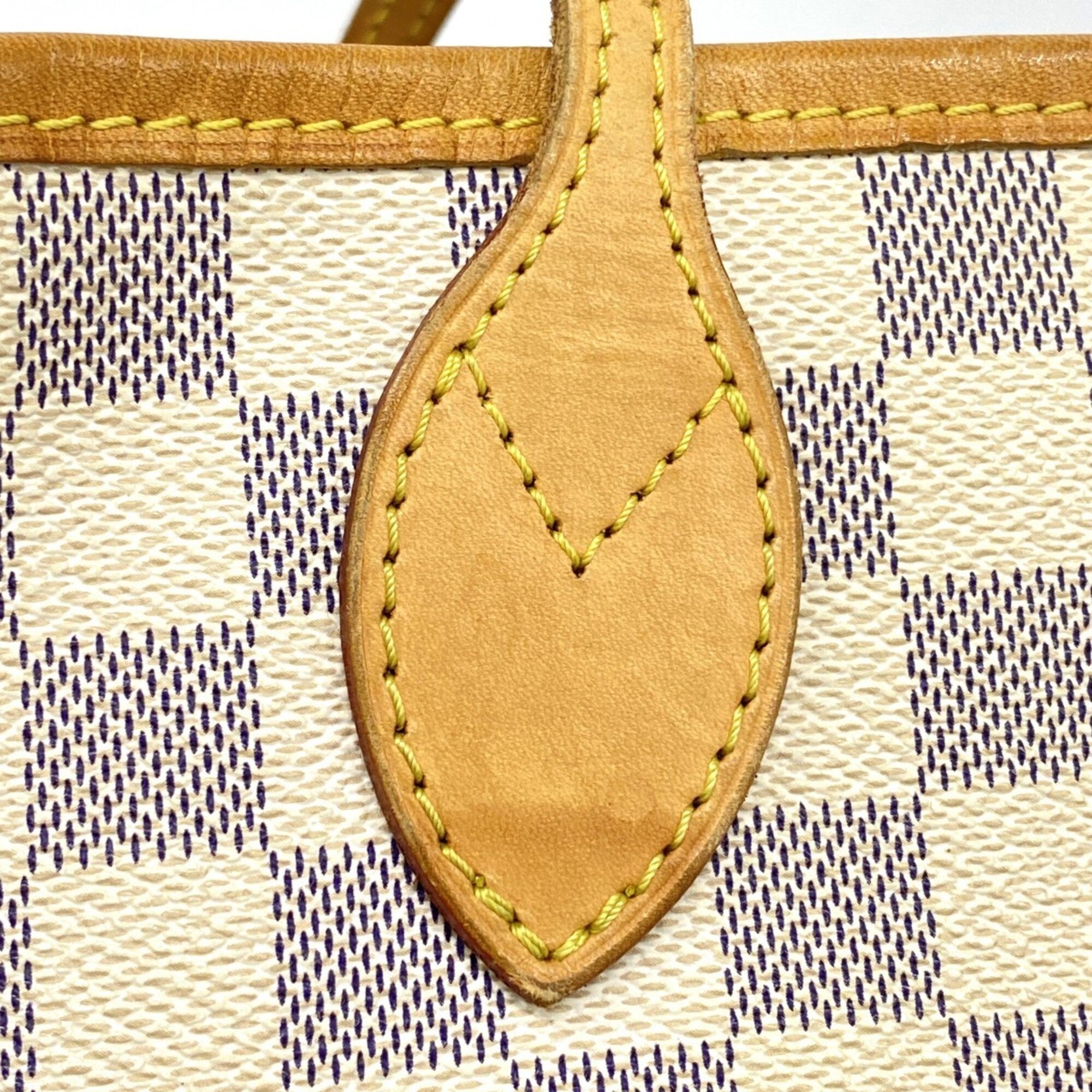 Louis Vuitton White Tote Bag (Pre-Owned)