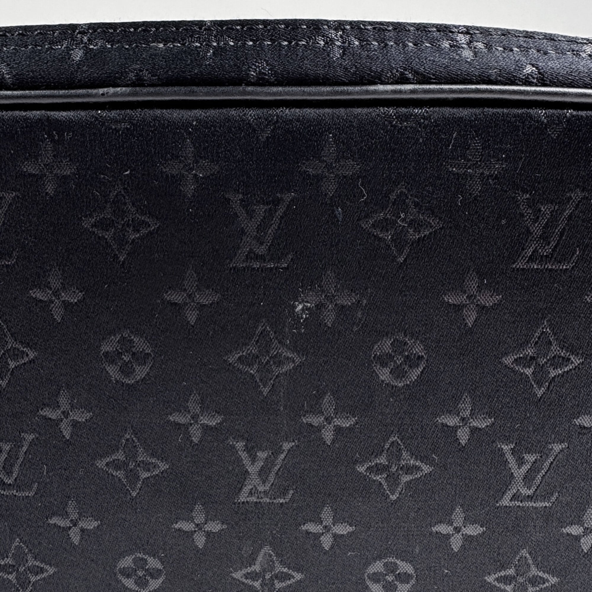 Louis Vuitton Black Monogram Monogram Satin Handbag Pochette (Pre-Owned)