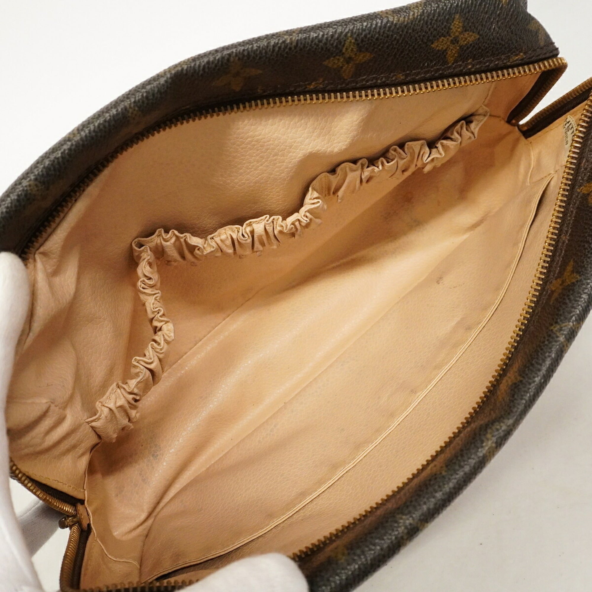 Louis Vuitton Brown Pouch (Pre-Owned)