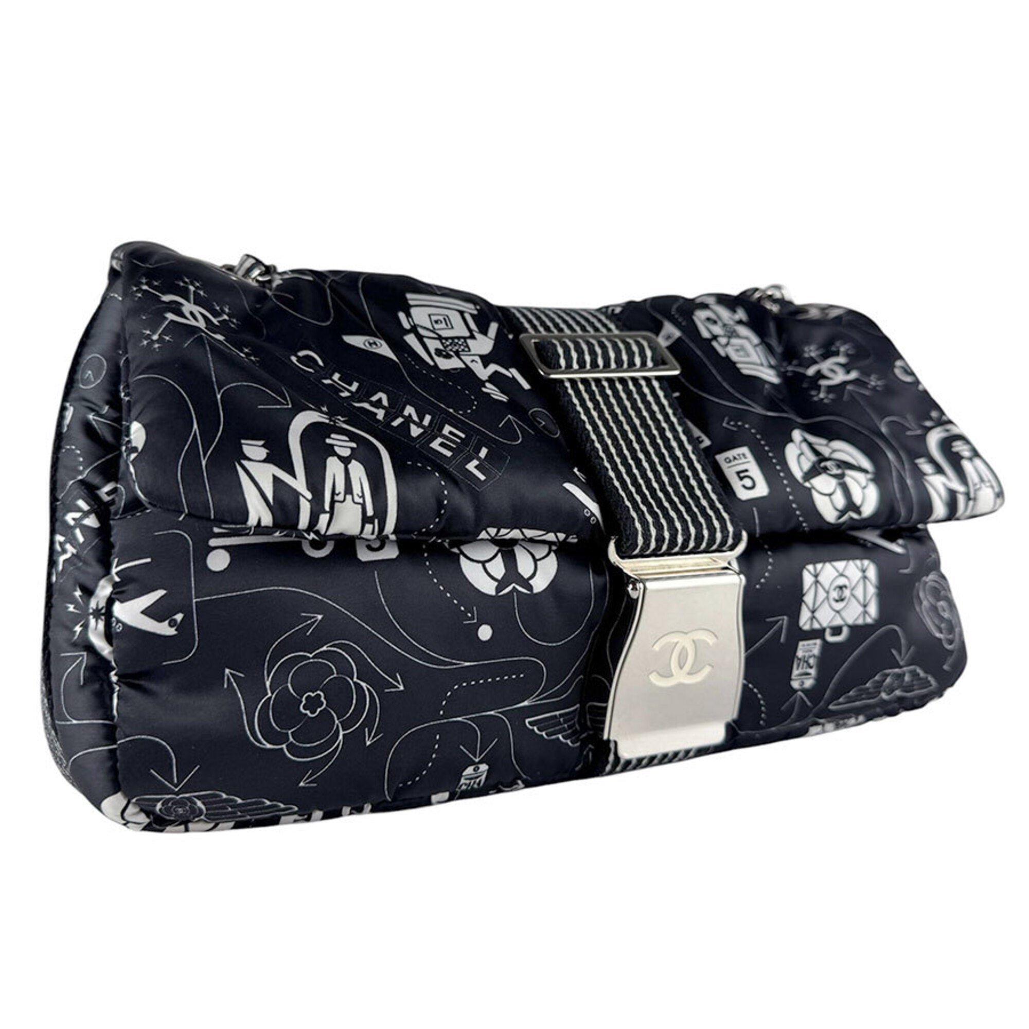 Chanel Black White Nylon Shoulder Bag (Pre-Owned)