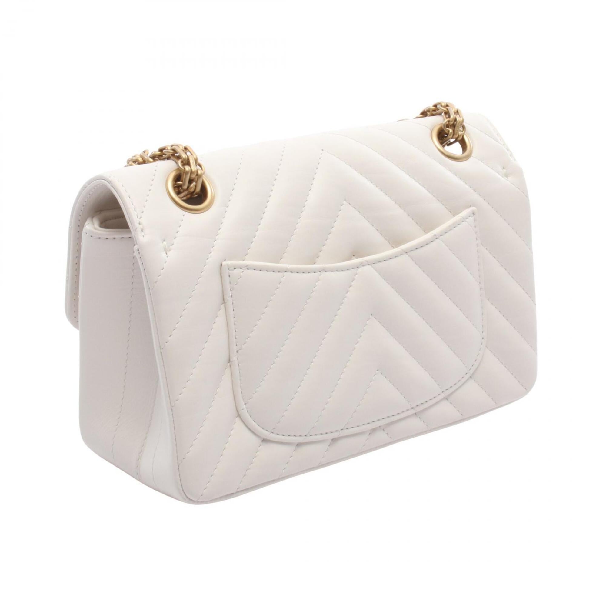 Chanel White Leather Handbag Shoulder Bag (Pre-Owned)