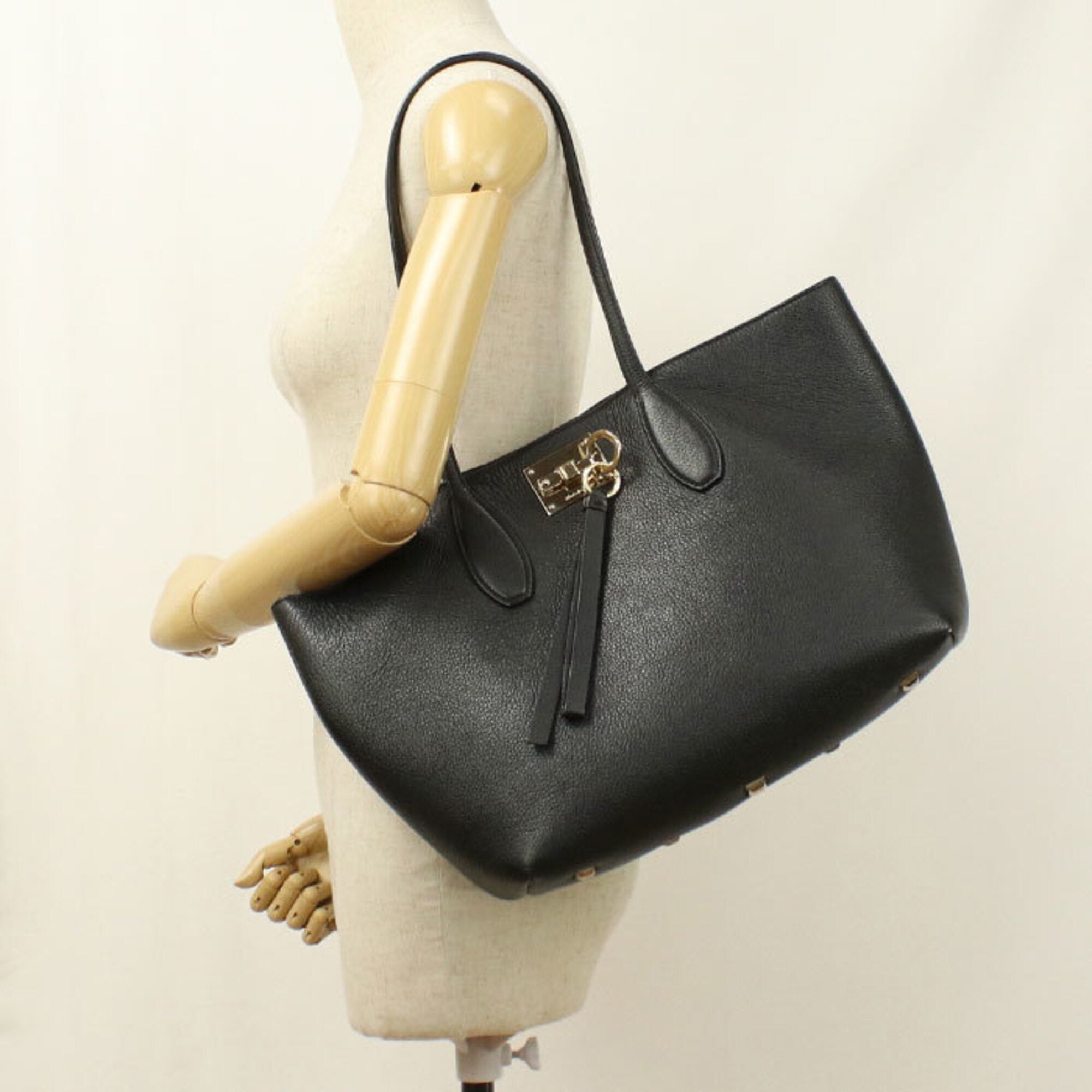 Salvatore Ferragamo Black Leather Pouch Tote Bag (Pre-Owned)