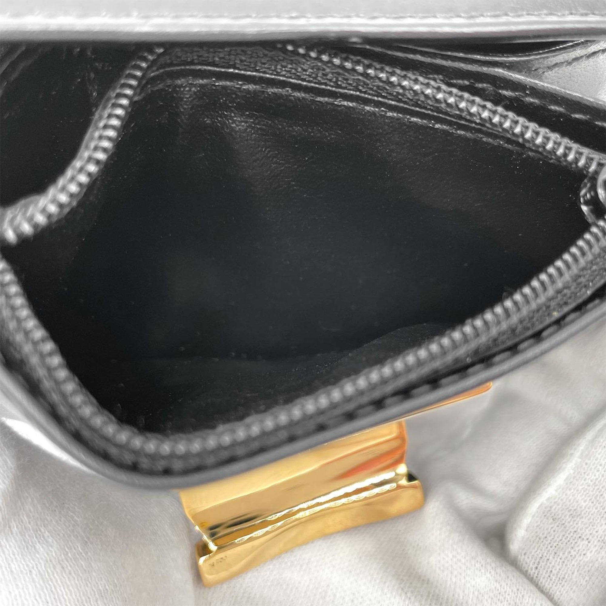 Salvatore Ferragamo Black Metal Leather Coin Purse/Coin Case (Pre-Owned)