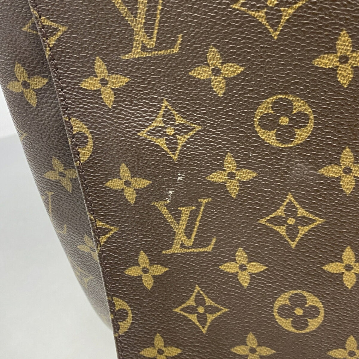Louis Vuitton Brown Shoulder Bag (Pre-Owned)