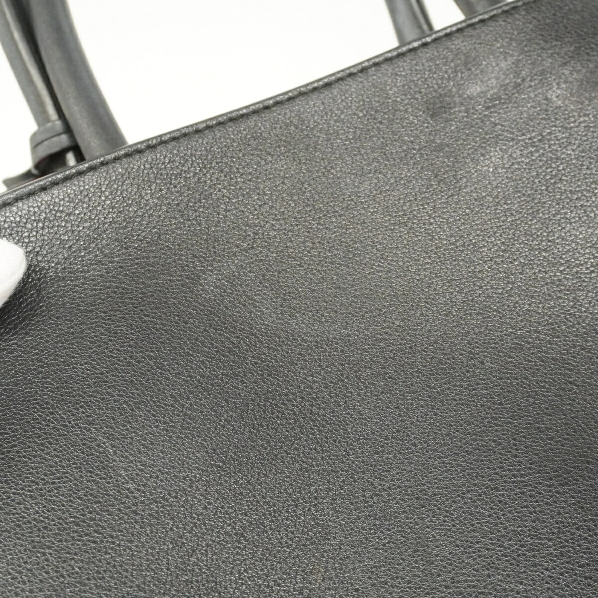 Salvatore Ferragamo Black Leather Handbag (Pre-Owned)