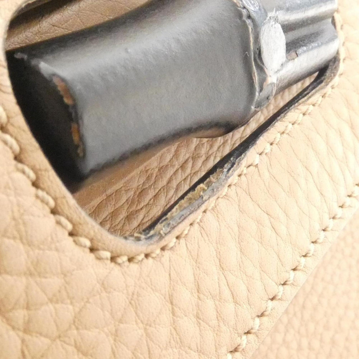Gucci Beige Leather Handbag (Pre-Owned)