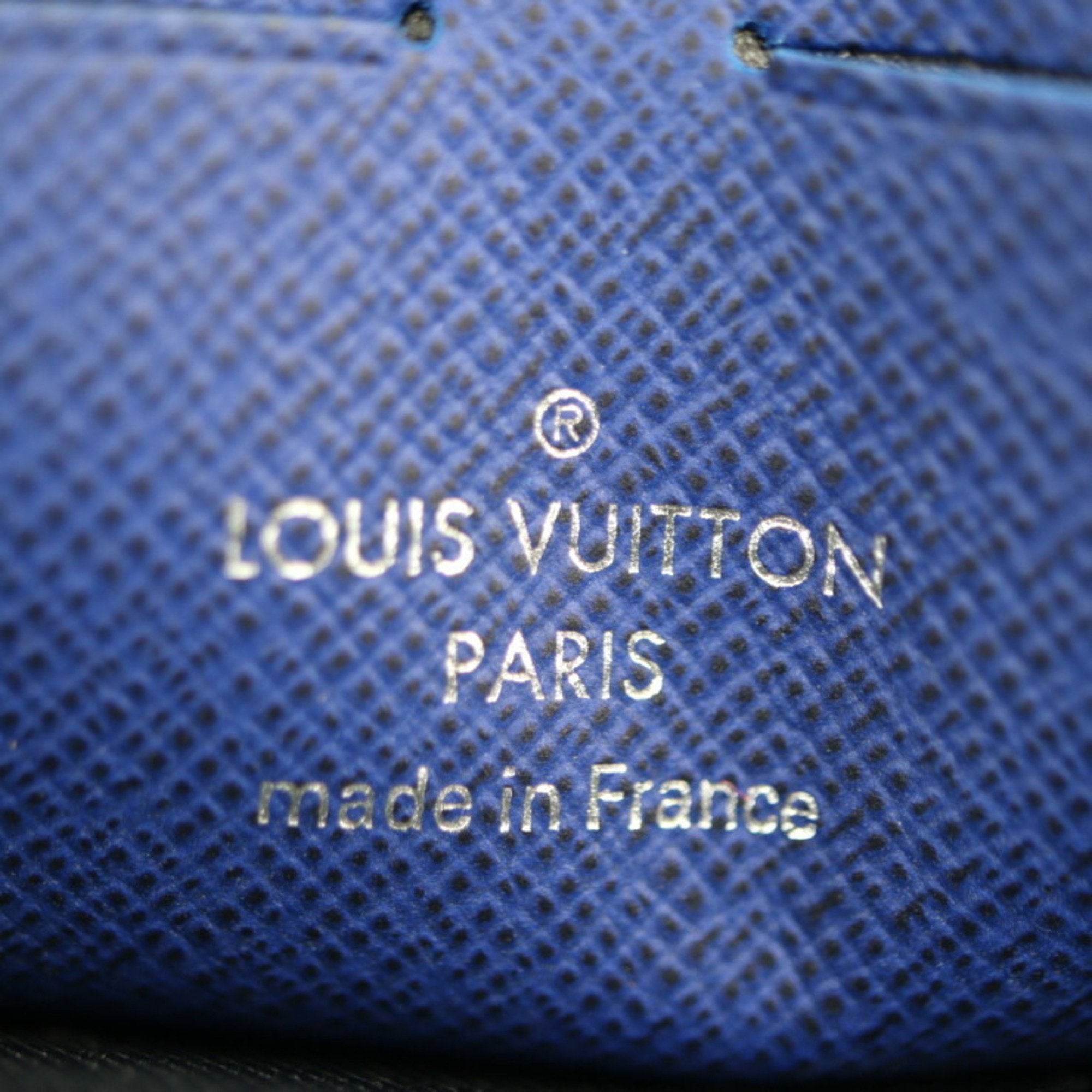 Louis Vuitton Cobalt Taiga Leather Clutch Bag Pochette (Pre-Owned)
