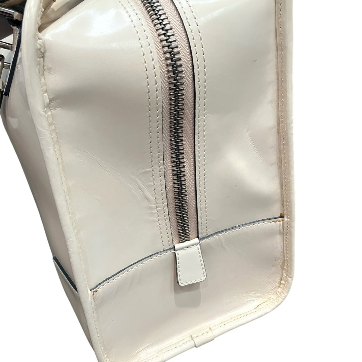 Loewe White Leather Handbag (Pre-Owned)